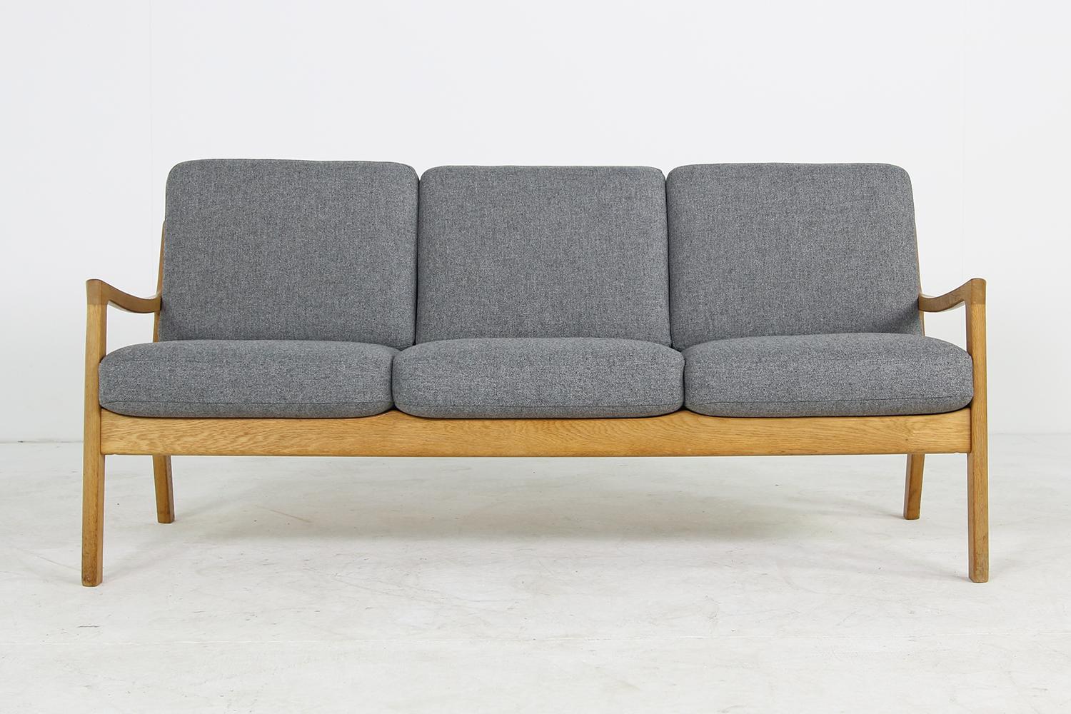 Mid-Century Modern 1960s Oak Living Room Set Sofa & Two Lounge Chairs Ole Wanscher, Danish Modern For Sale
