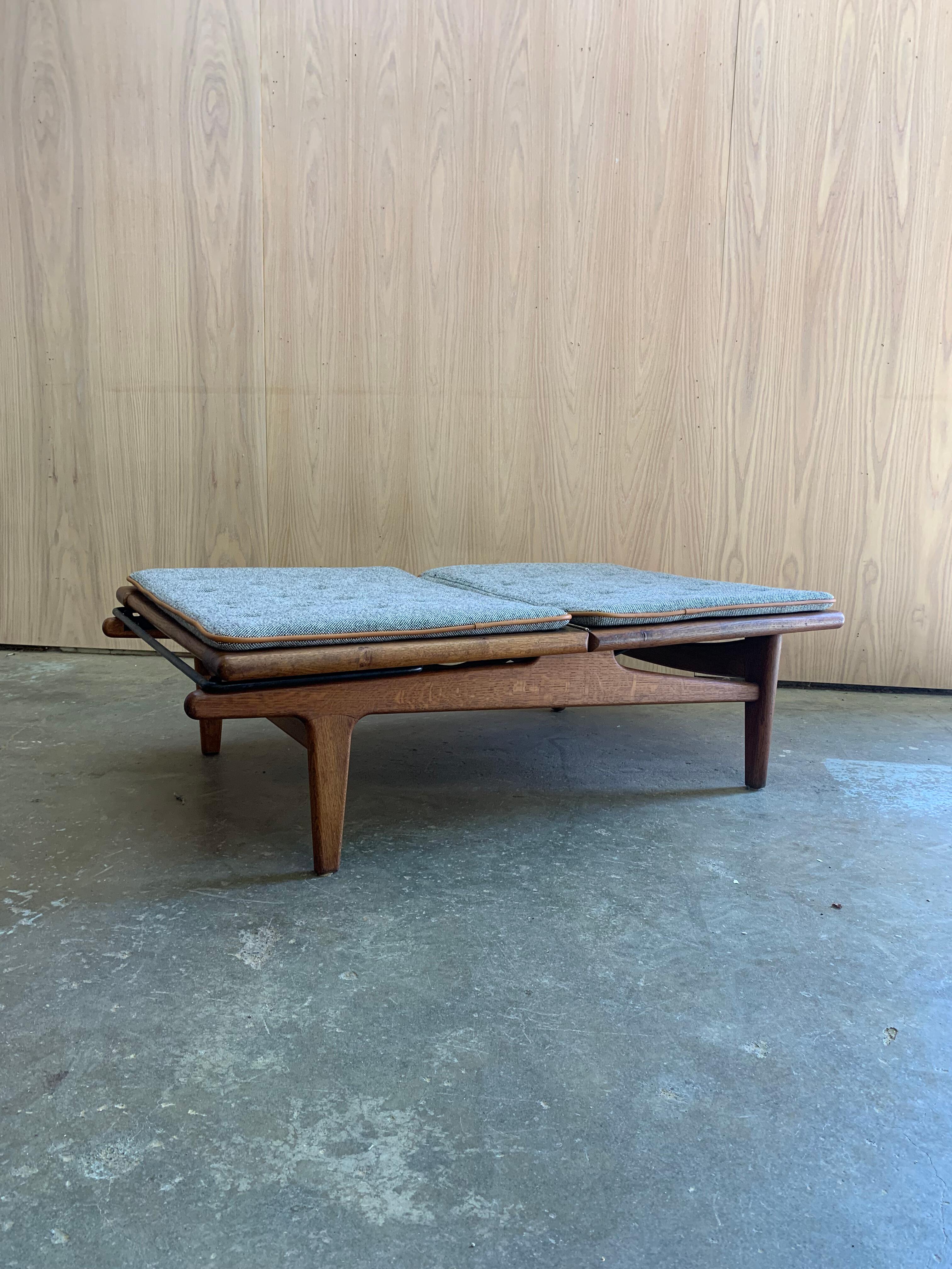 Chaise longue et pouf en Oak des années 1960  Daybed Model No No 1 by Hans Wegner for Getama en vente 7