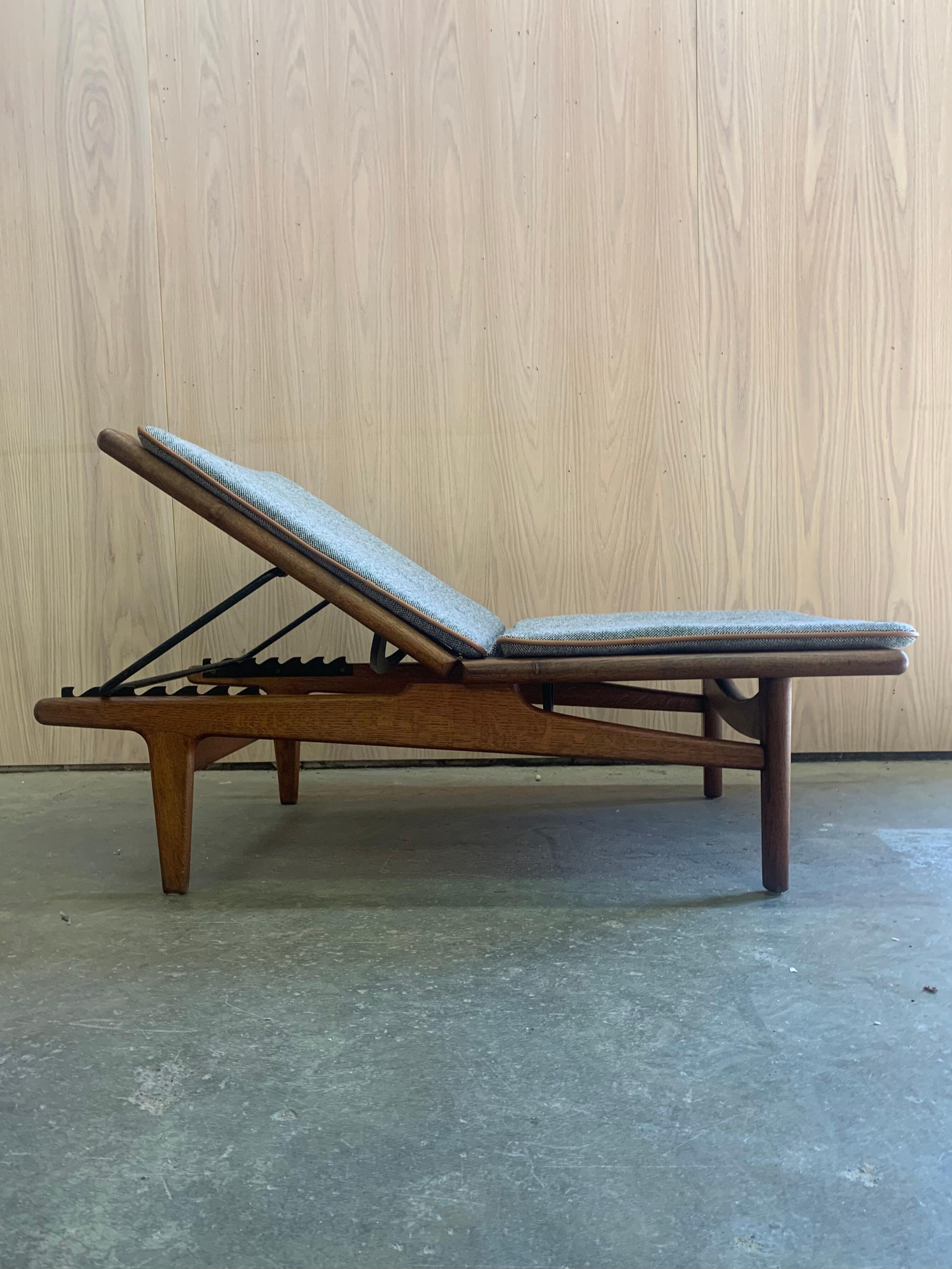 Chaise longue et pouf en Oak des années 1960  Daybed Model No No 1 by Hans Wegner for Getama en vente 11