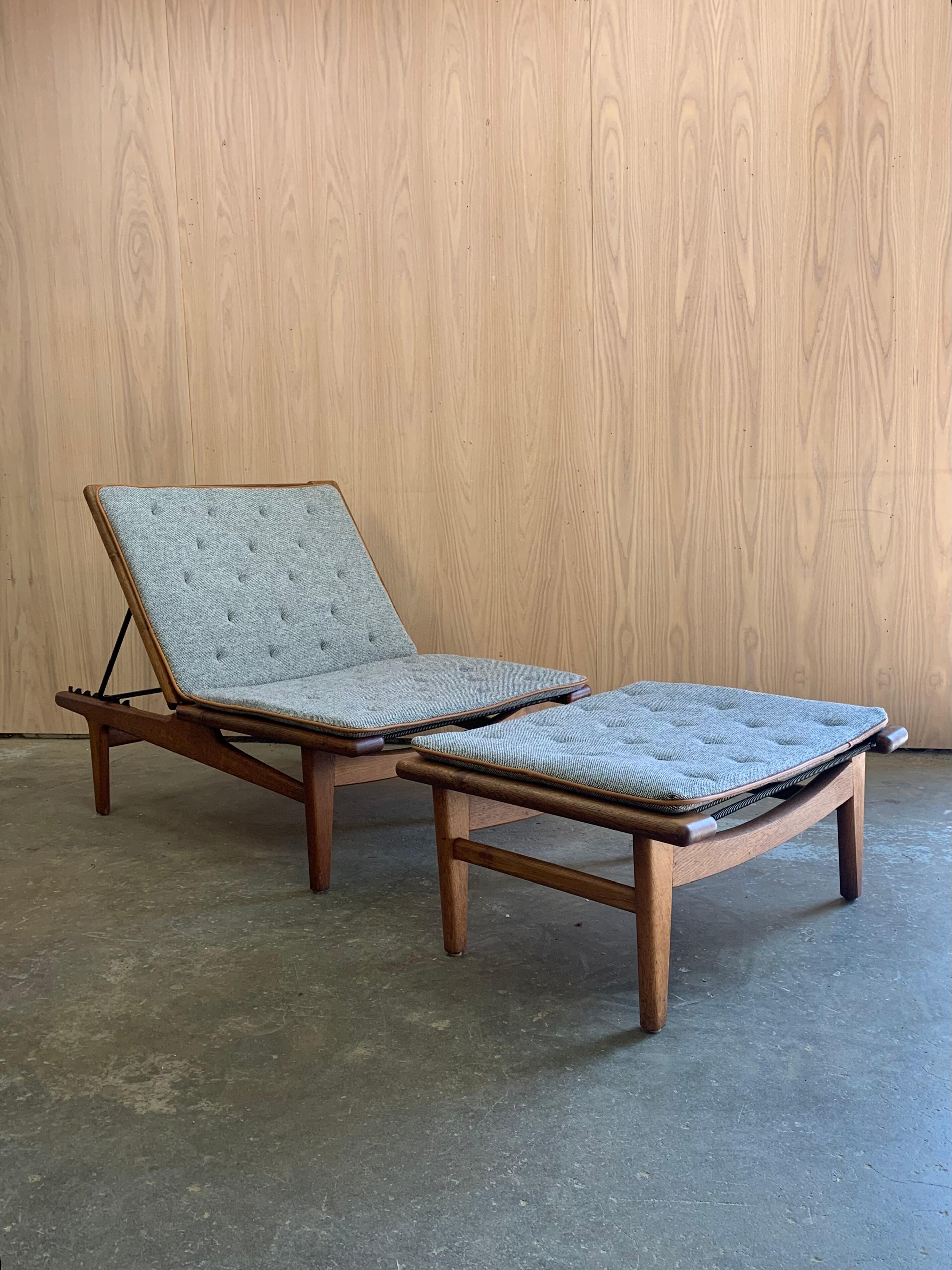 Milieu du XXe siècle Chaise longue et pouf en Oak des années 1960  Daybed Model No No 1 by Hans Wegner for Getama en vente