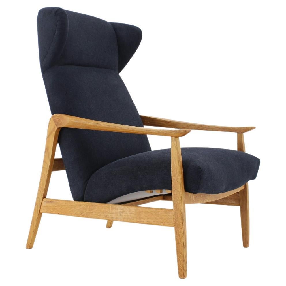 1960s Oak Reclining Wing Chair, Czechoslovakia For Sale