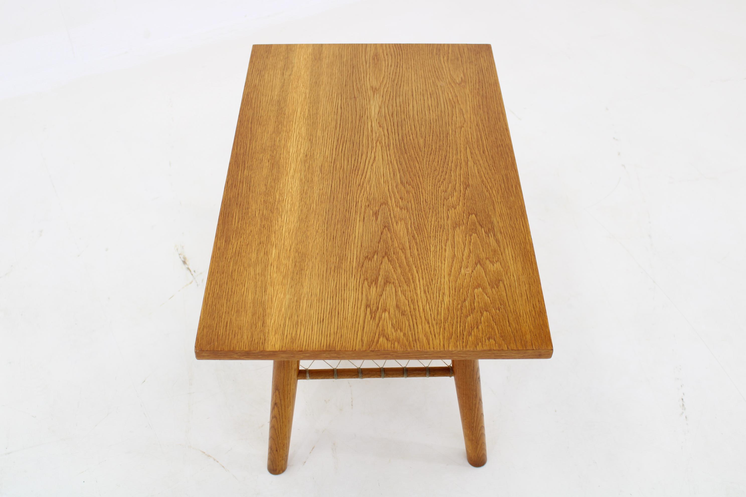 1960s Oak Side/Coffee Table, Czechoslovakia For Sale 1