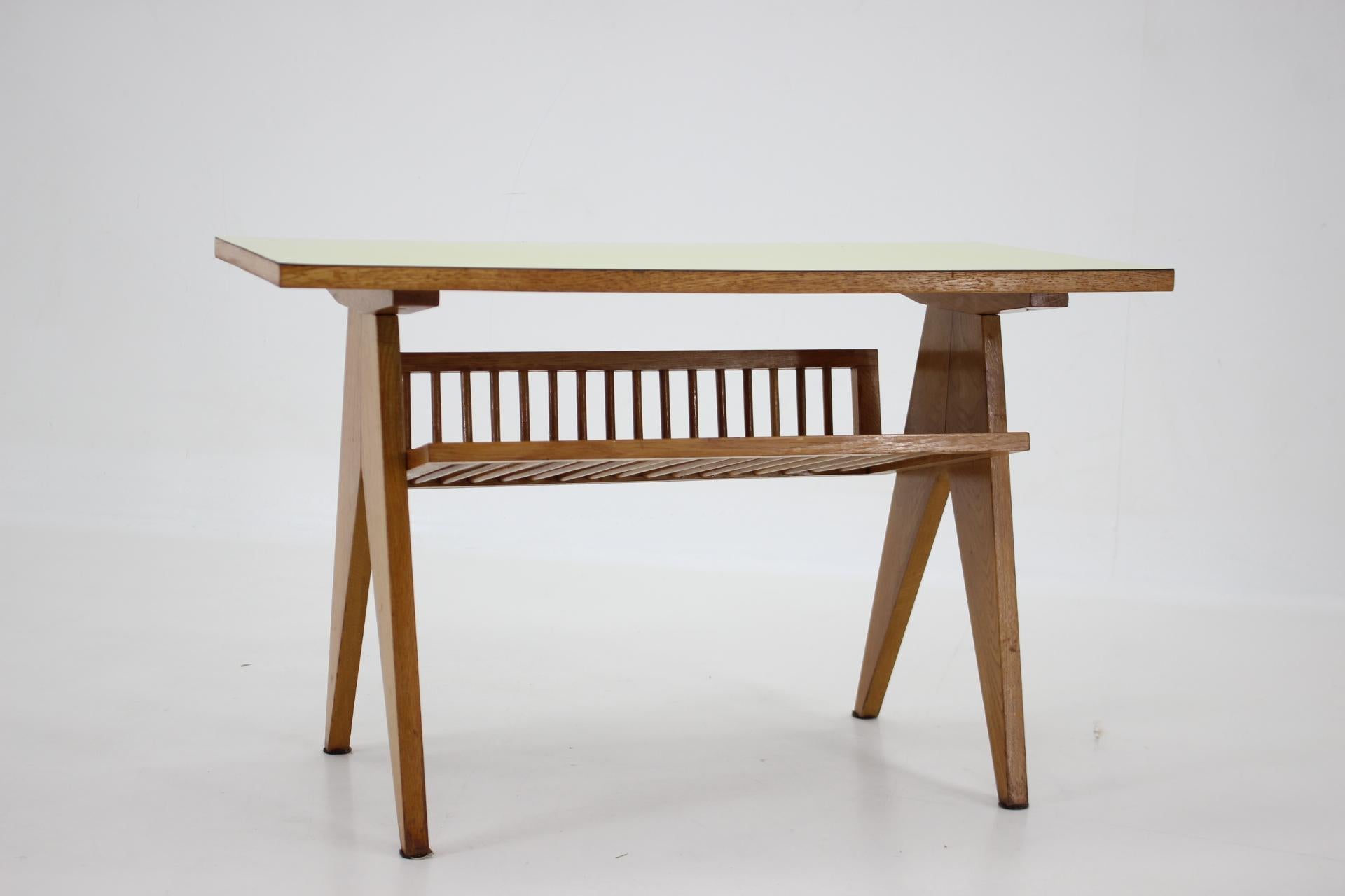 1960s Oak Side Table, Czechoslovakia In Good Condition In Praha, CZ