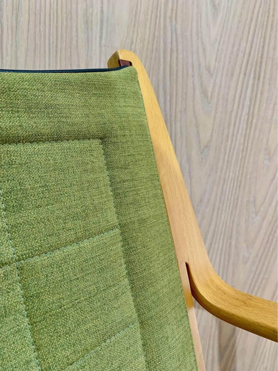Notre collection s'enrichit d'une exquise chaise 