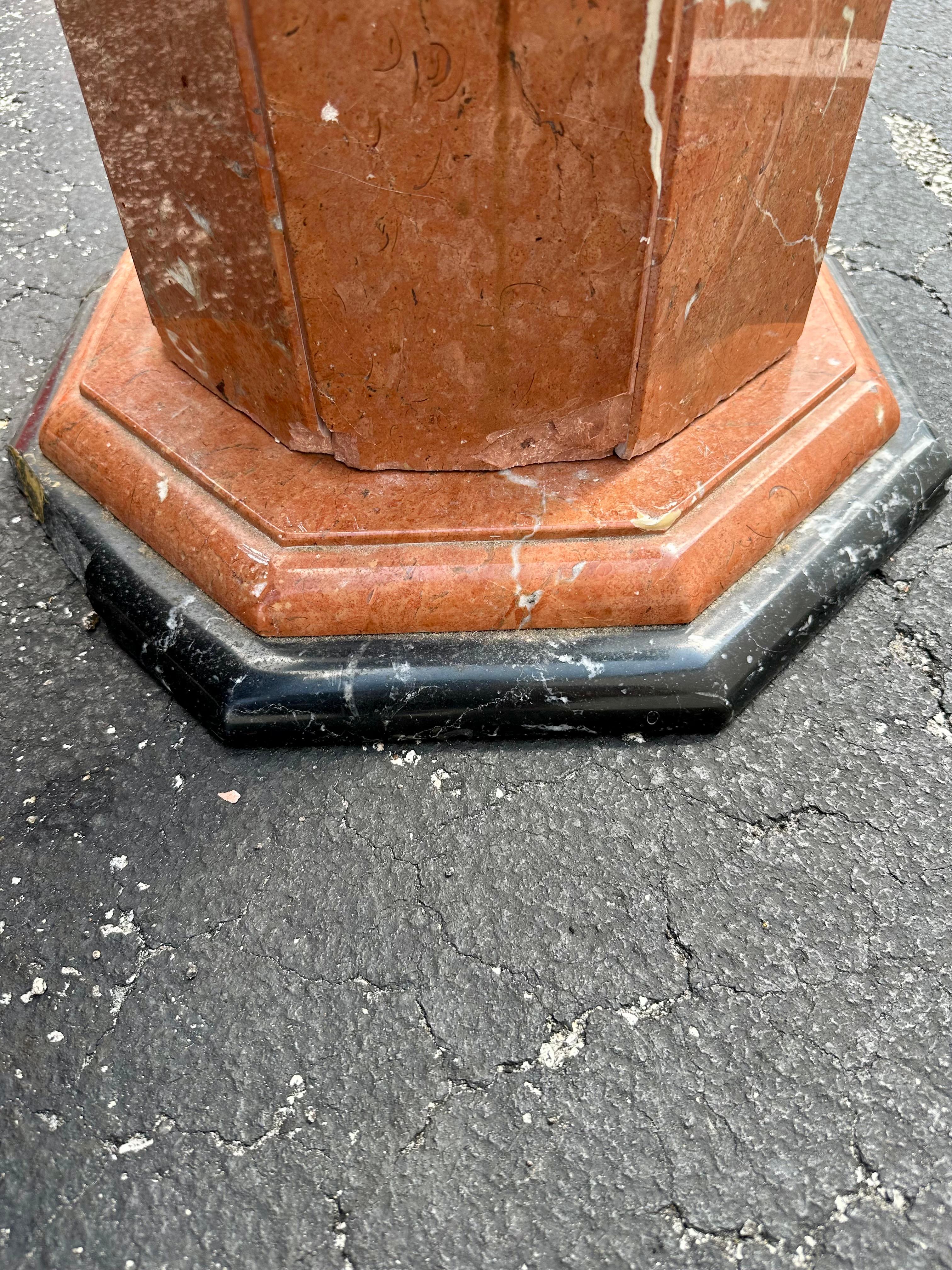 1960s Octagon Marble Black Red Brown Dining Pedestal Table en vente 6