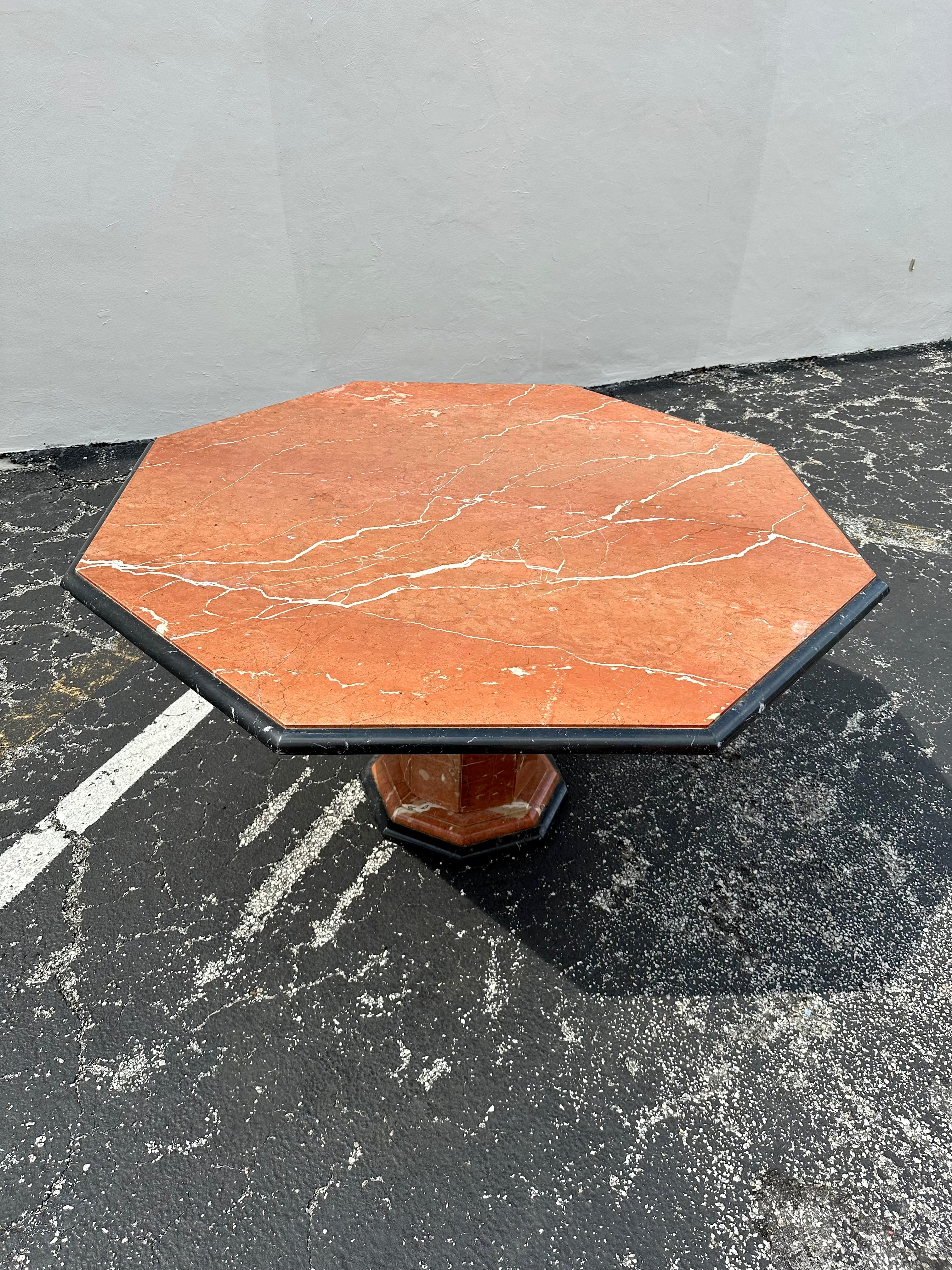 Marbre 1960s Octagon Marble Black Red Brown Dining Pedestal Table en vente