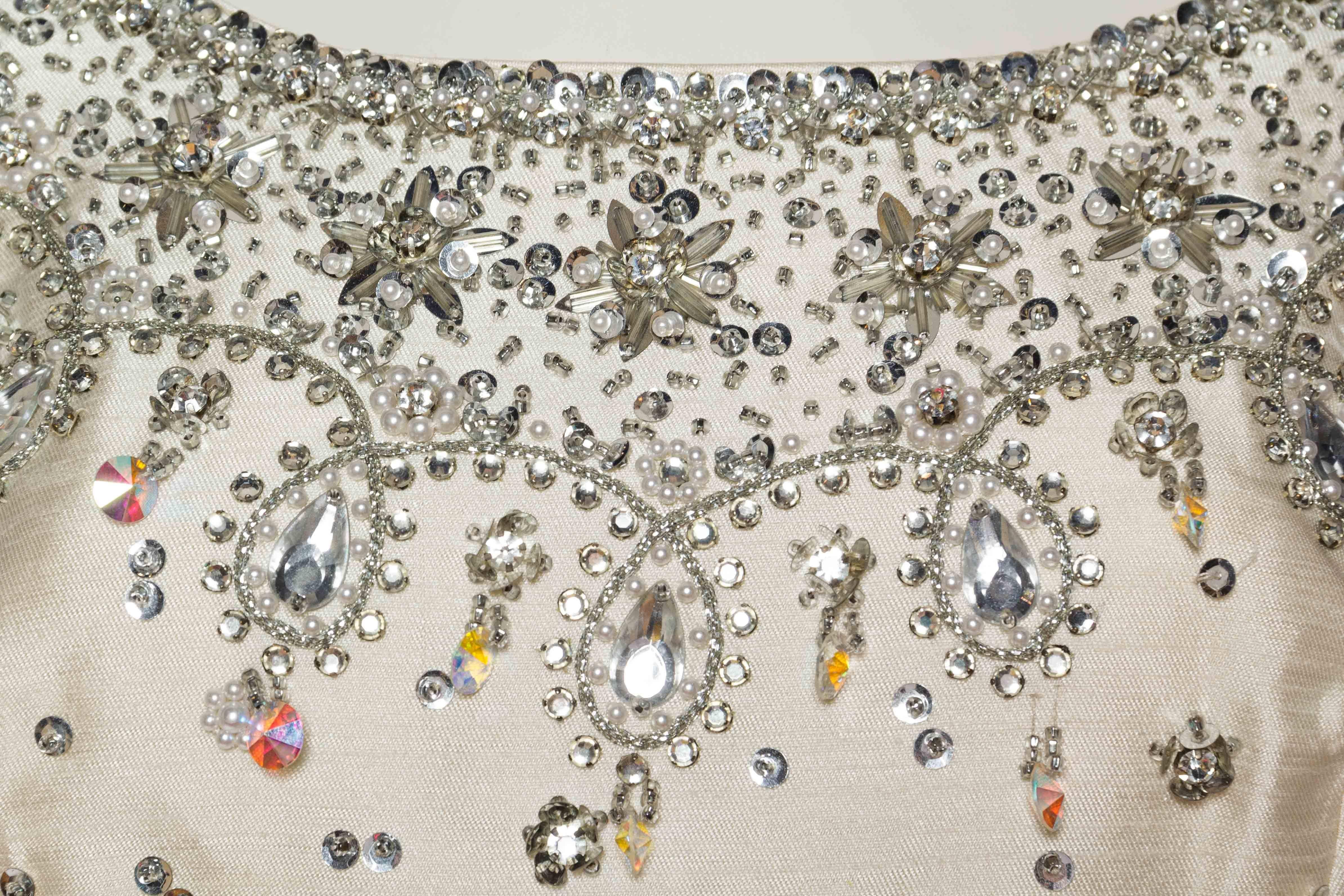1960er Off White Seidenmischung Radzimir Kristall Perlen Jackie O Stil Mod Empire Wa im Angebot 3