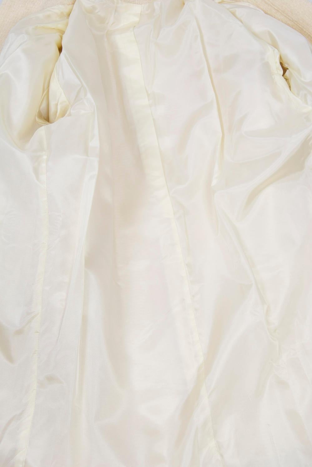 Manteau en laine blanc cassé avec col en vison, années 1960 en vente 5