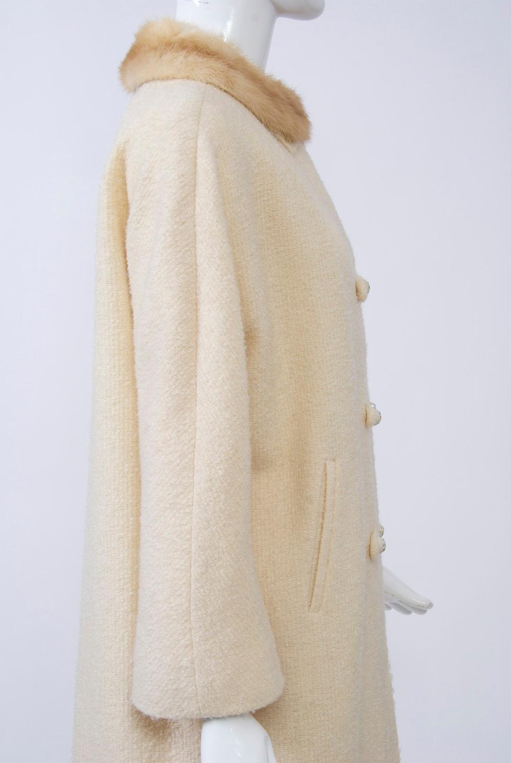 Beige 1960s Off-White Wool Coat w/Mink Collar For Sale