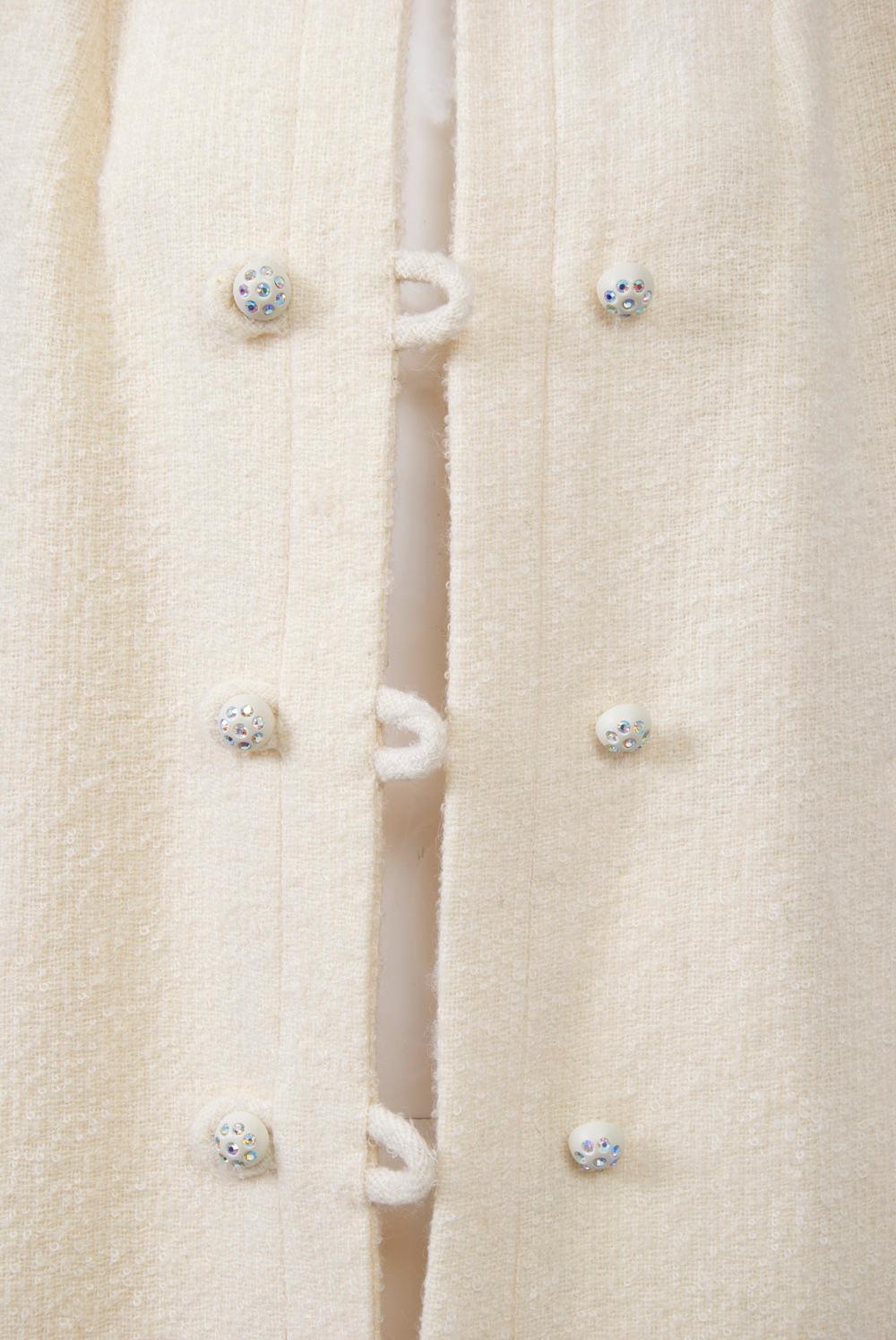 Manteau en laine blanc cassé avec col en vison, années 1960 en vente 4