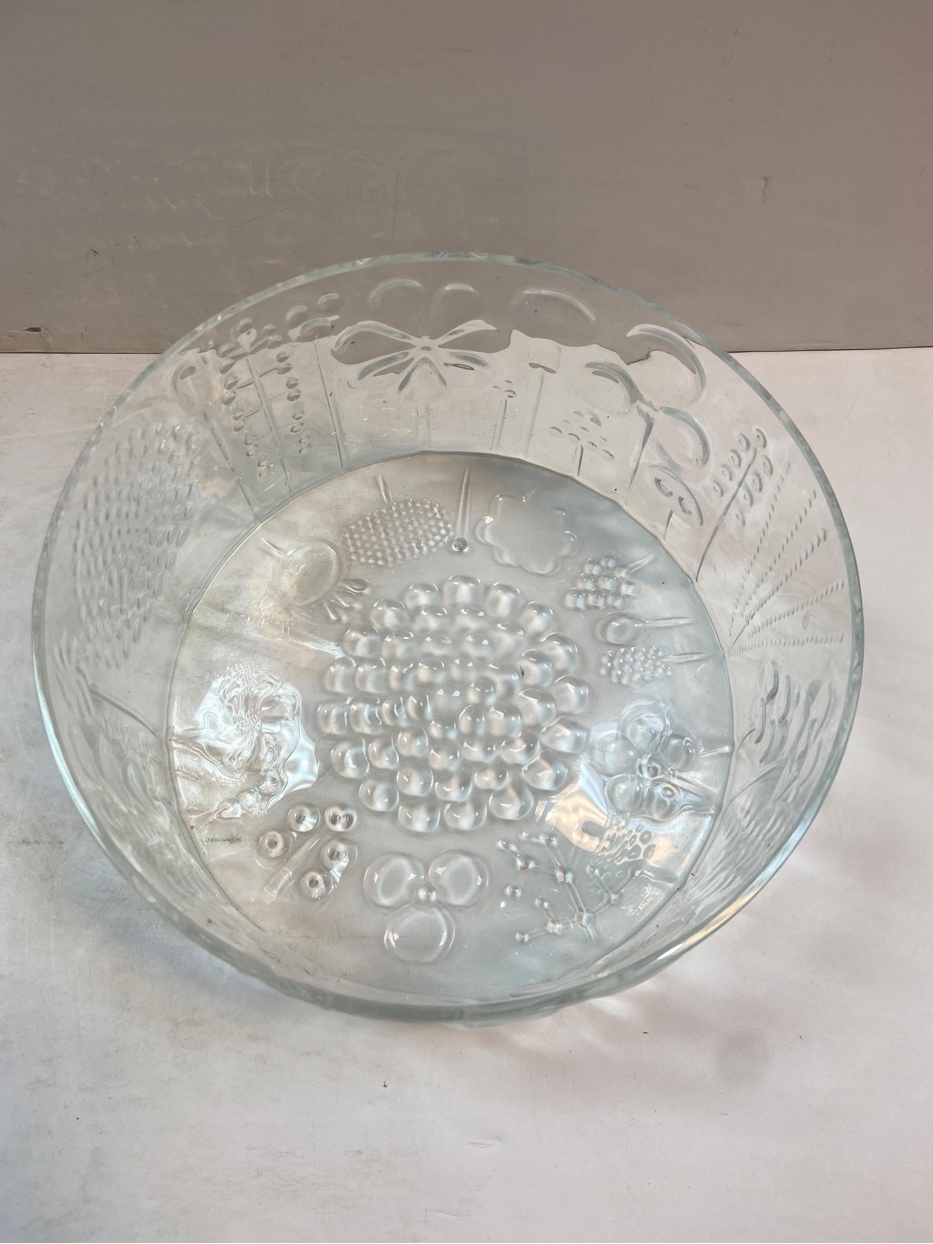 Finnish 1960s Oiva Toikka for Nuutajarvi Notsjo, Iittala Flora Glass Serving Bowl For Sale