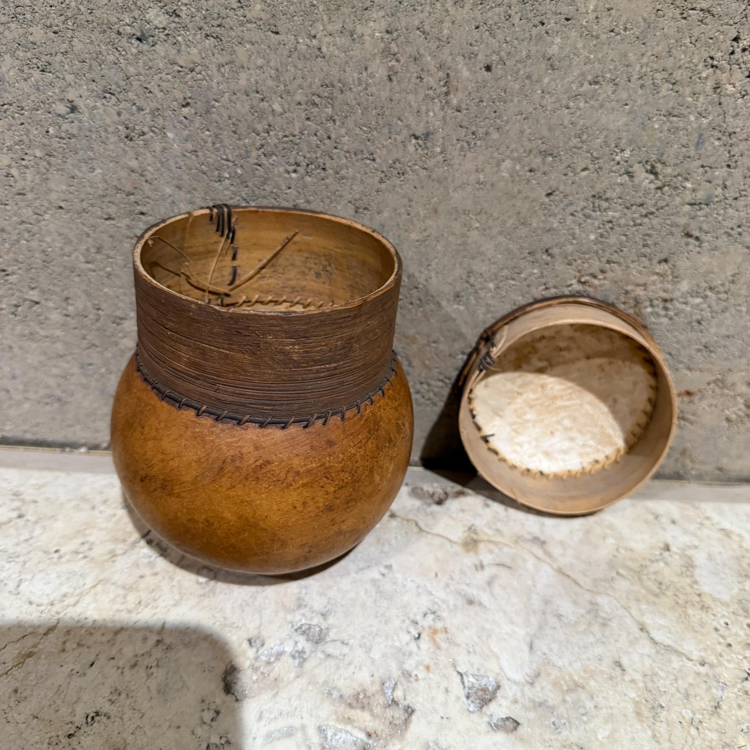 Vasija con tapa de arte calabaza antigua de los años 60, fabricada en Malta en Bueno estado para la venta en Chula Vista, CA