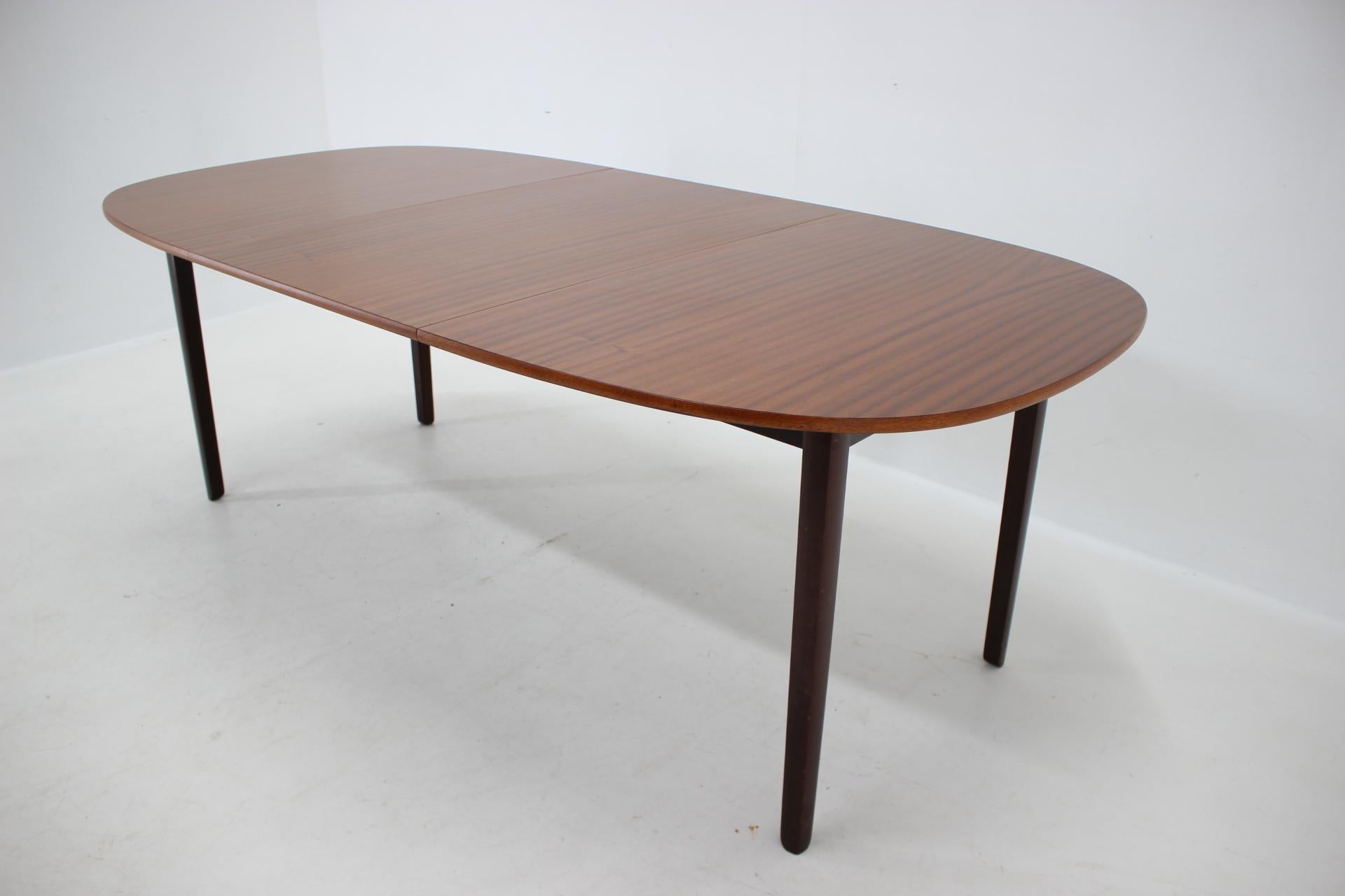 Wood 1960s Ole Wanscher Extendable Mahogany Dining Table by P. Jeppesen For Sale