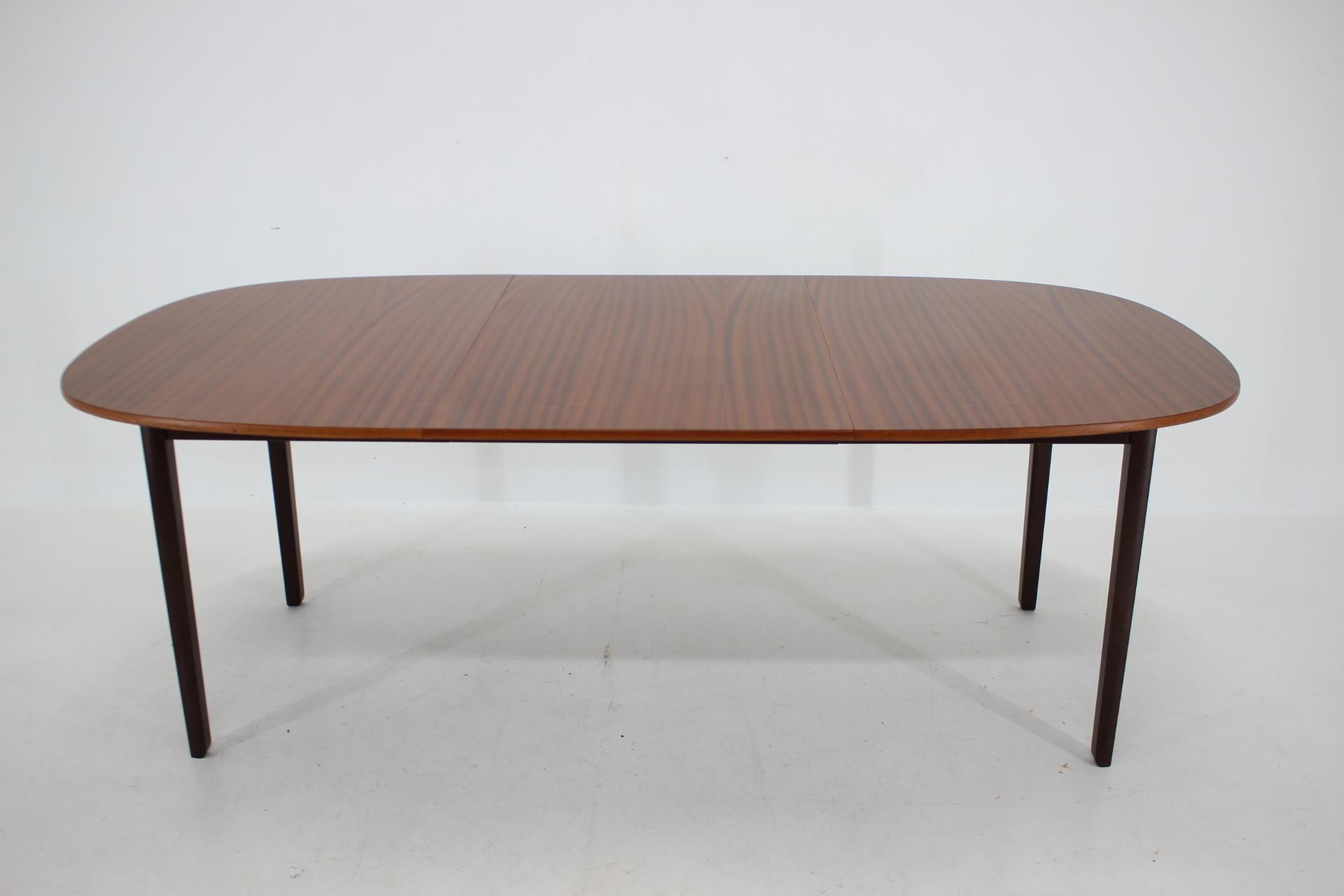 Table de salle à manger à rallonge en acajou Ole Wanscher des années 1960 par P. Jeppesen en vente 2