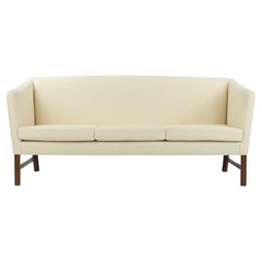 1960er Ole Wanscher für AJ Iversen New Boucle Fabric 3-Seat Sofa Made in Denmark
