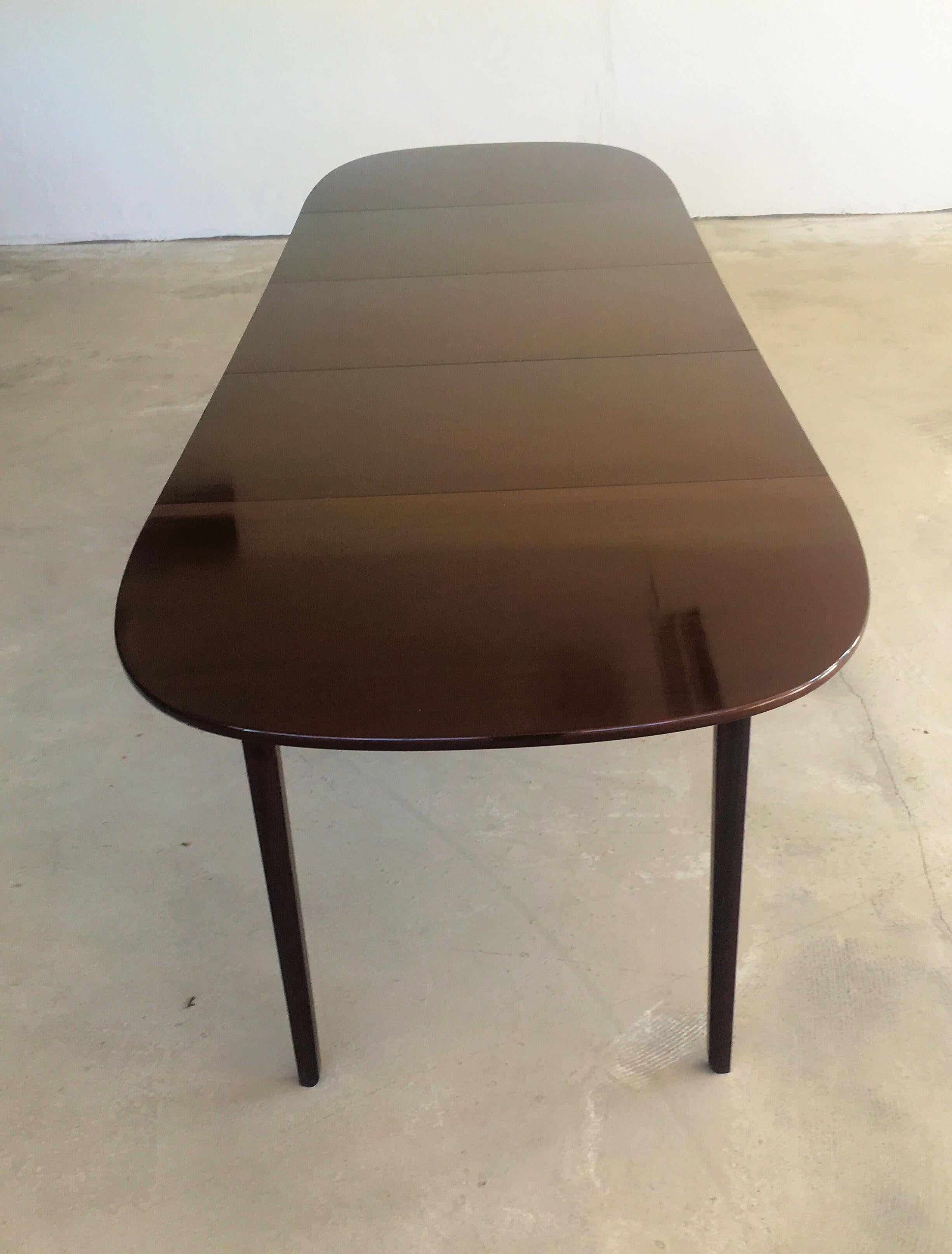 Ensemble de tables de salle à manger, buffet, table d'appoint et 12 chaises Ole Wanscher des années 1960 en vente 11