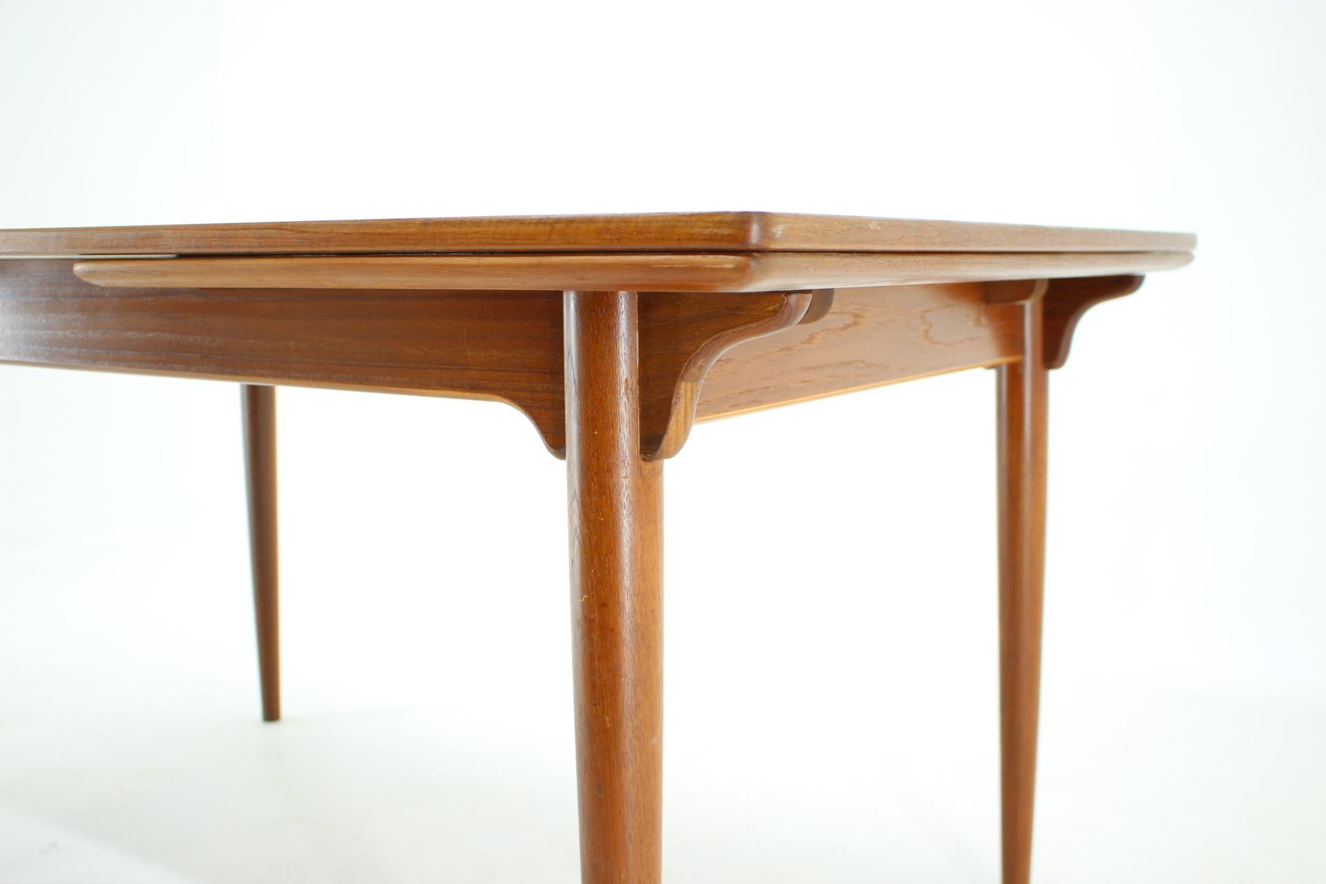 Danish 1960s Omann Jun Teak Extendable Dining Table Nr. 51, Denmark