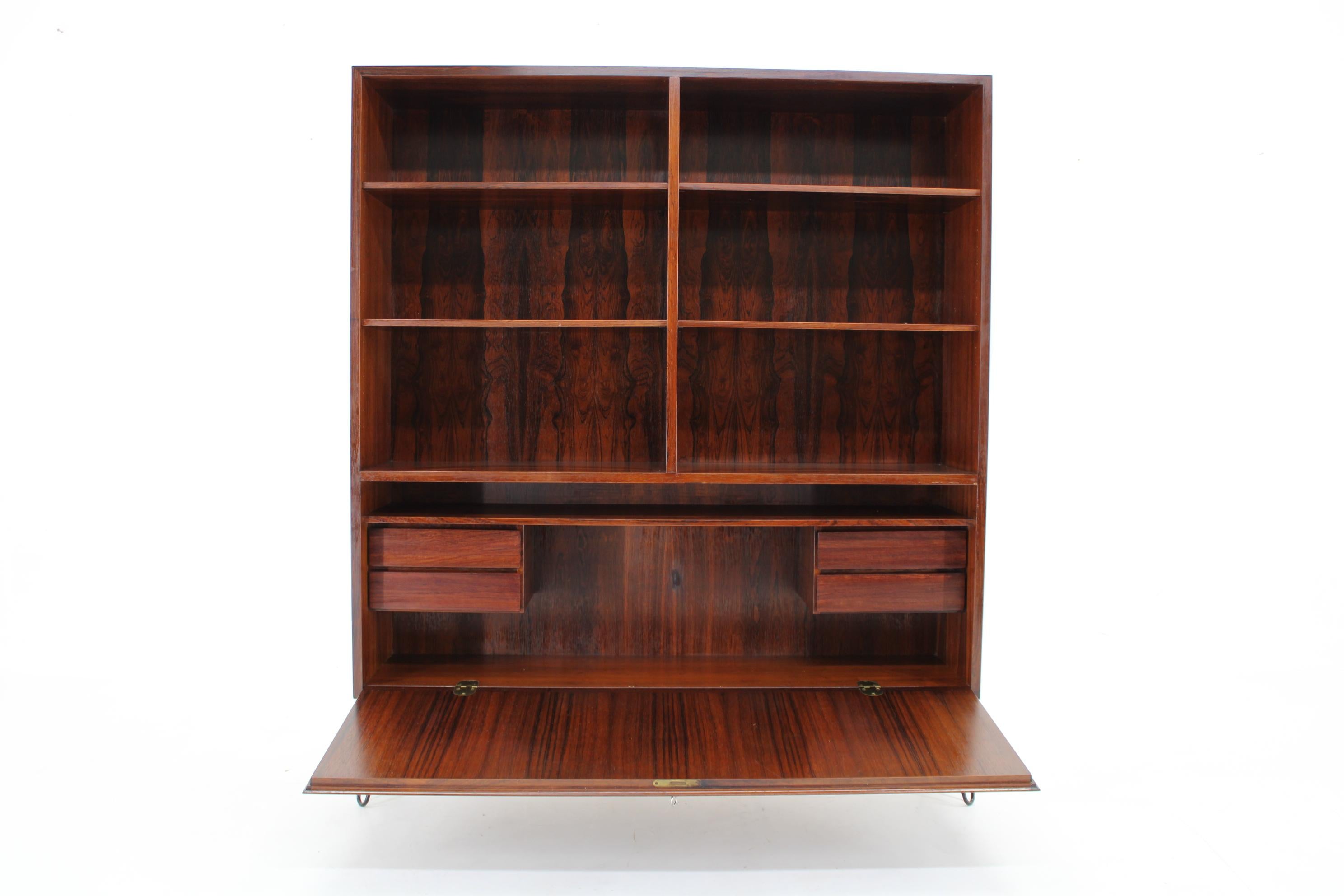 Danois 1960s Omann Jun Upcycled Bookcase Cabinet, Danemark  en vente