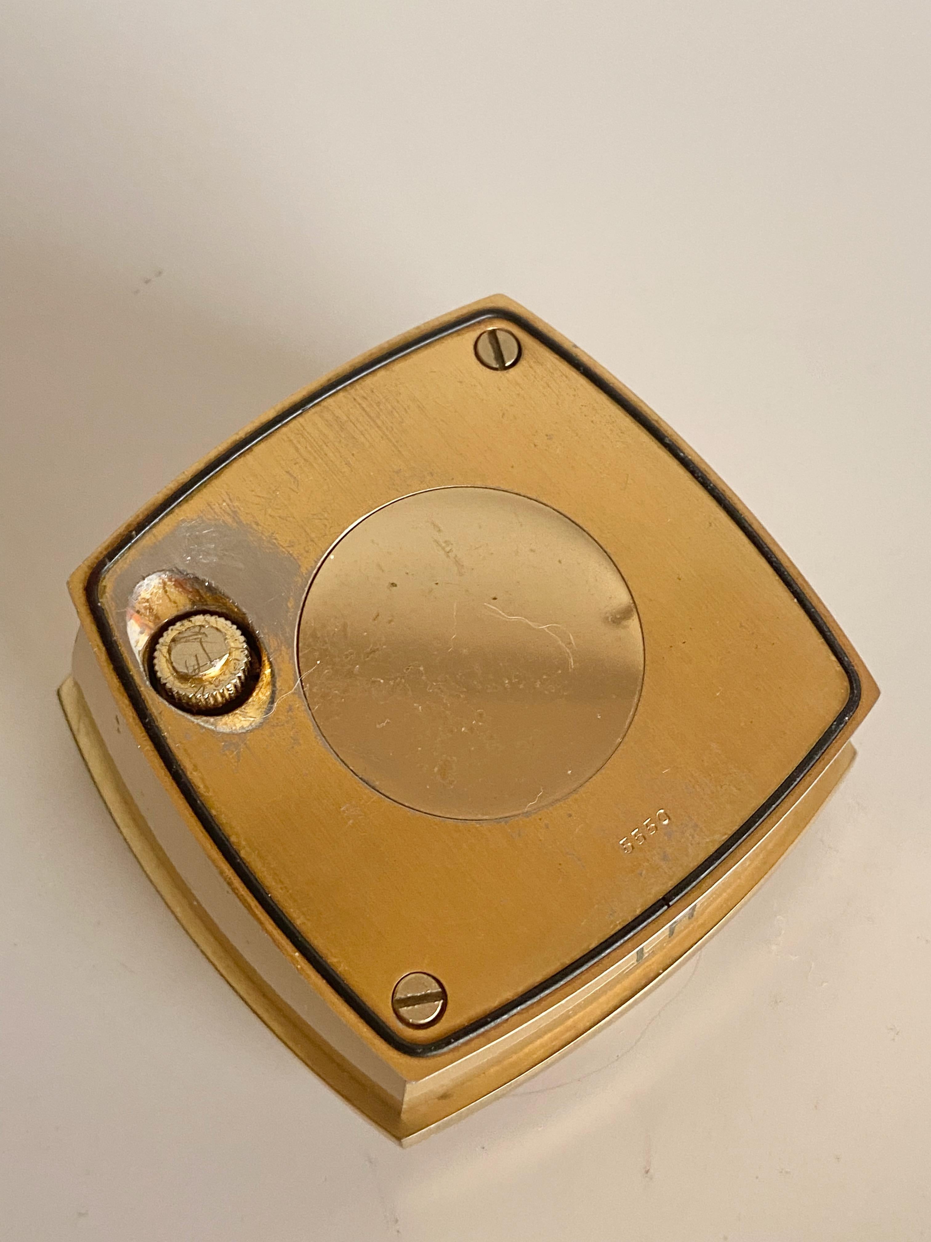 1960s Omega 8-Day Solid Brass Gold Gilt Desk Clock Ref. 5550 In Good Condition For Sale In Krefeld, DE