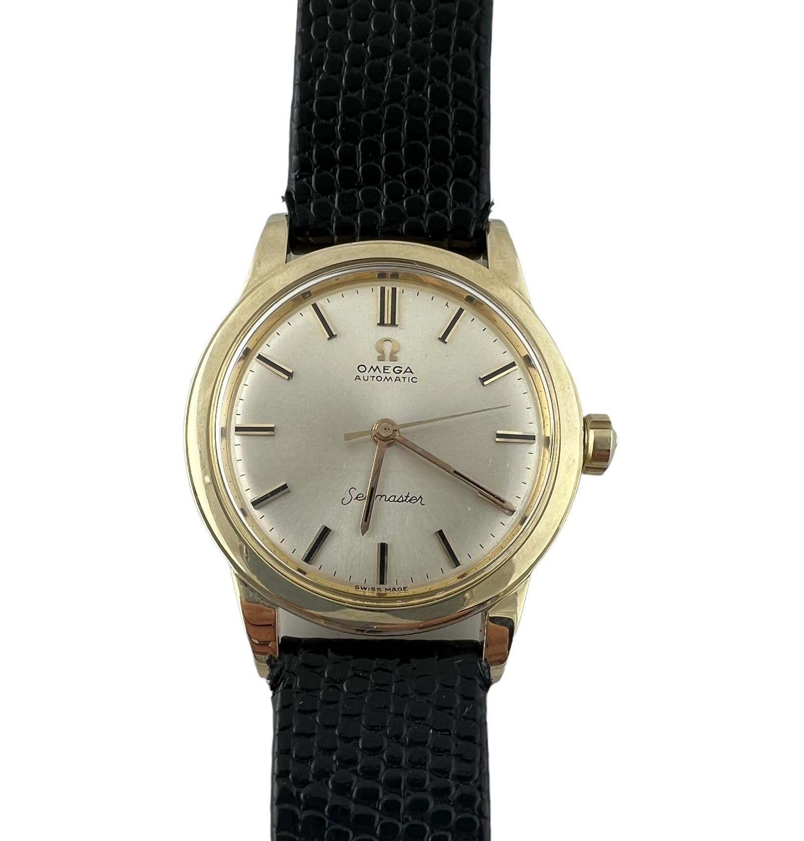 Omega Seamaster 14K Yellow Gold Men's watch

GX6546
E71533

This Omega Seamaster is from the 1950's and is set in 14K Yellow gold

Case is 34.5mm and engraved on back: 