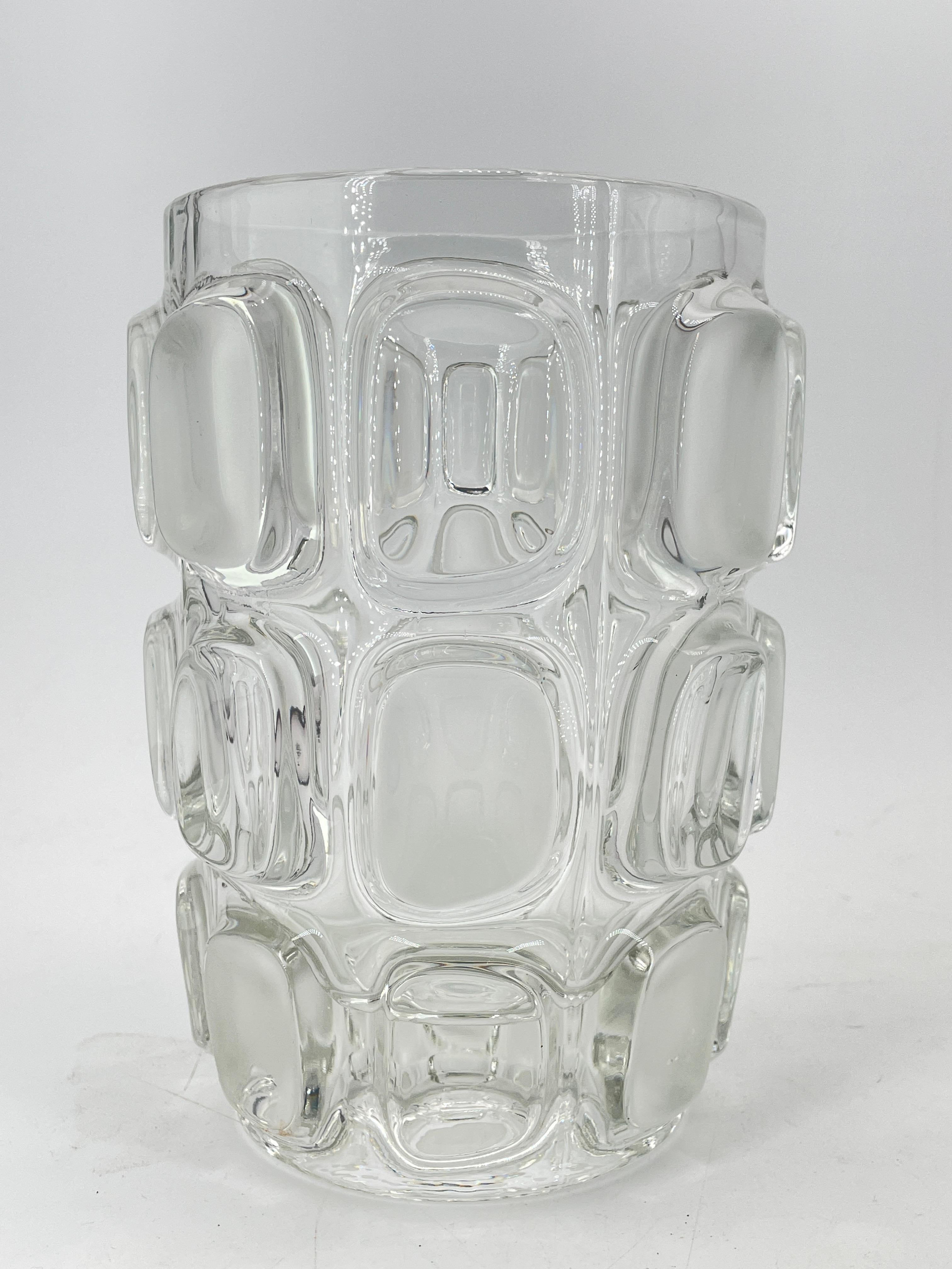 Scandinavian Modern 1960s Op Art Glass MCM Vase by Frantisek Vizner for Sklo Union Libochovice For Sale