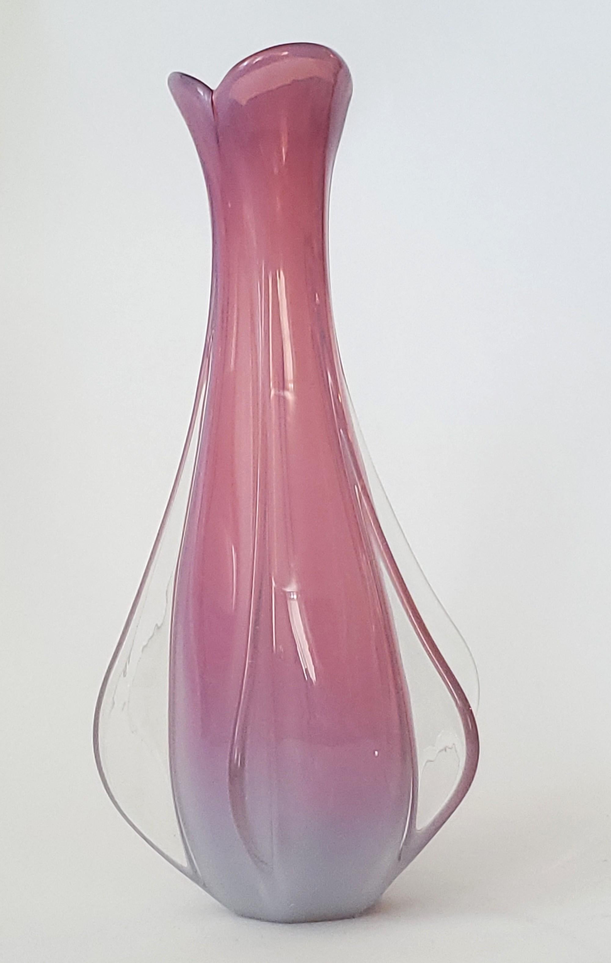 Mid-Century moderno Vaso in vetro di Murano rosa opalescente del 1960 in vendita