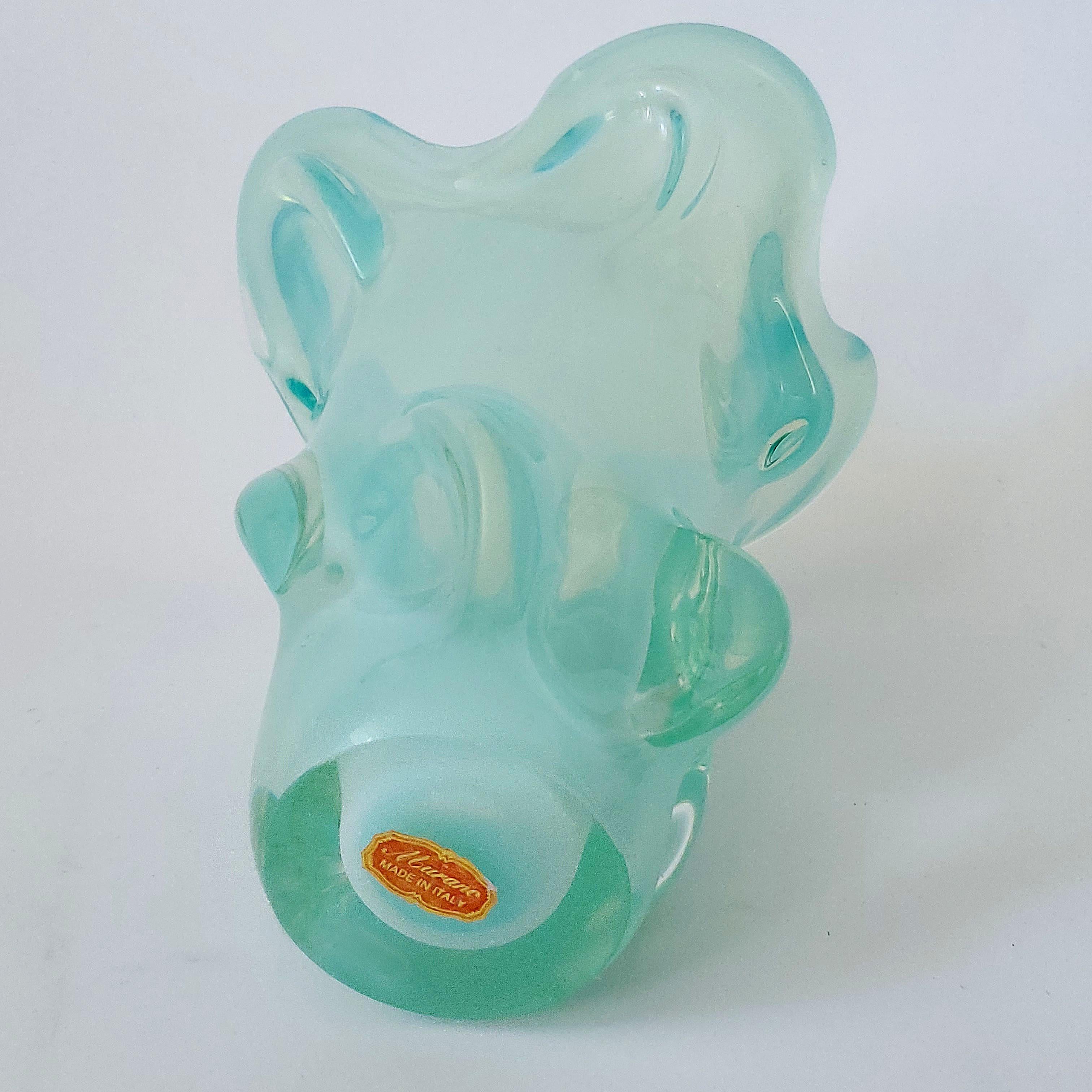 Cotto in fornace Vaso in vetro di Murano opalescente turchese del 1960 in vendita