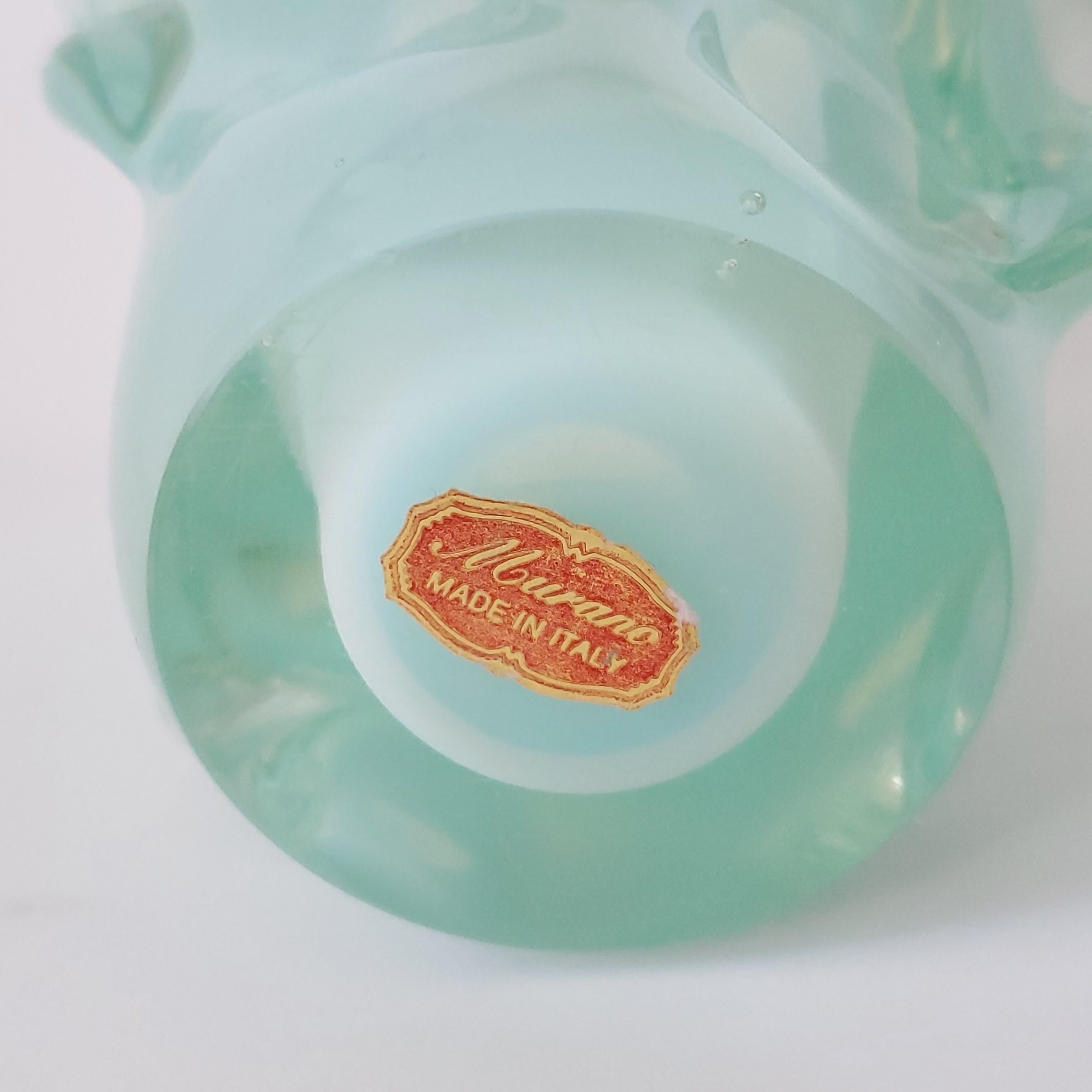 Vaso in vetro di Murano opalescente turchese del 1960 In condizioni buone in vendita a Miami, FL