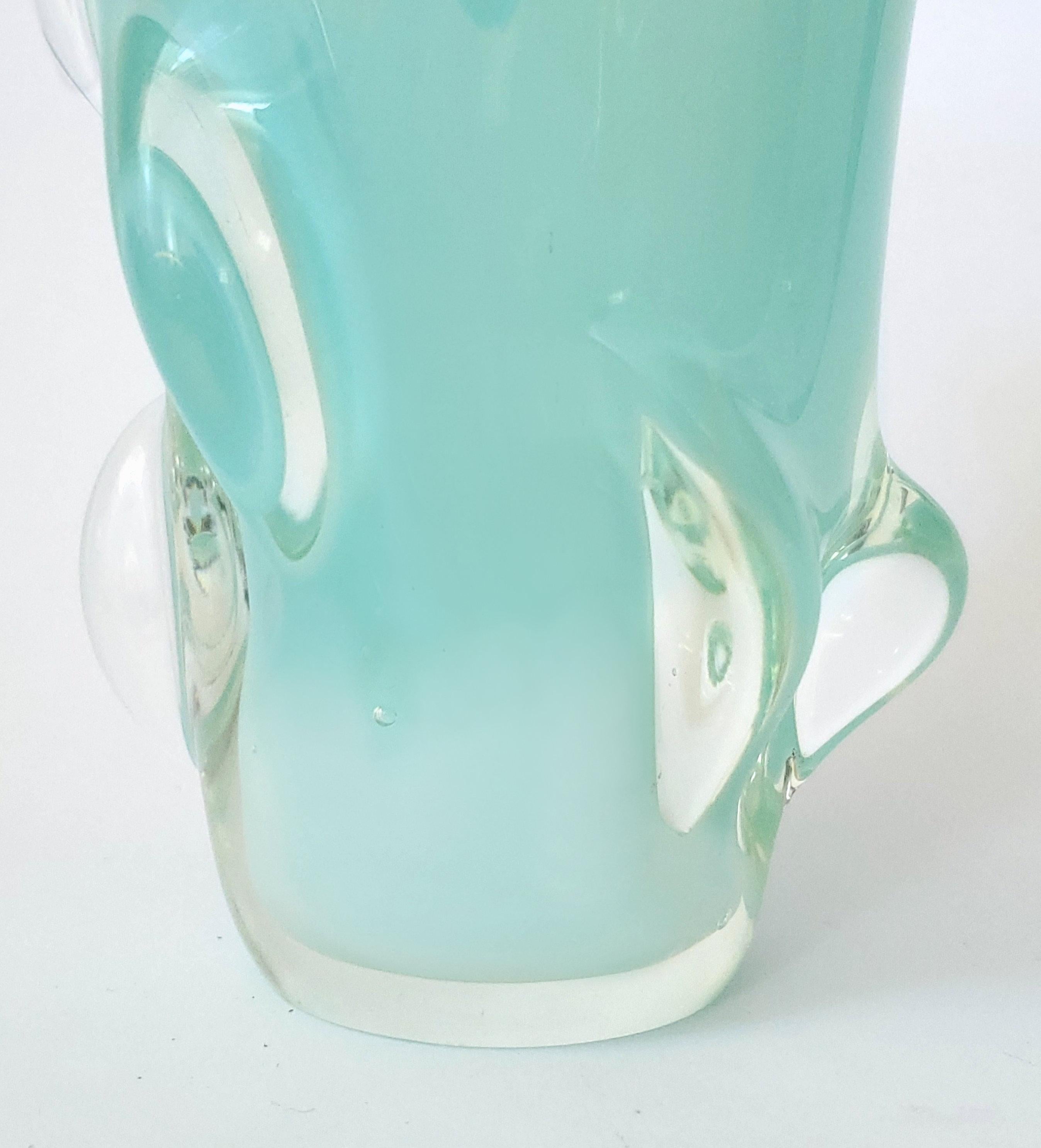 XX secolo Vaso in vetro di Murano opalescente turchese del 1960 in vendita