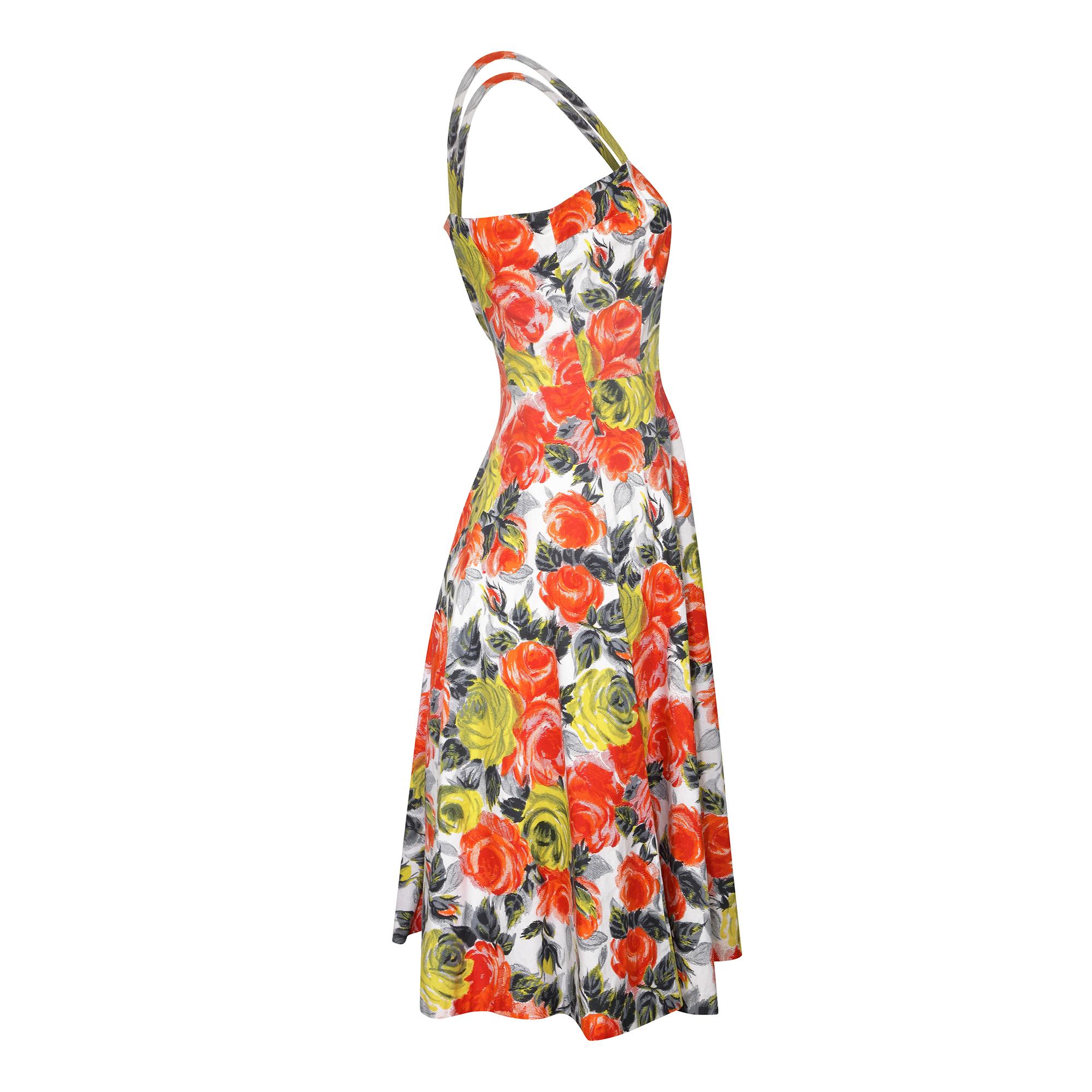 Oranges und gelbes Baumwollkleid mit Rosendruck aus den 1960er Jahren (Braun) im Angebot