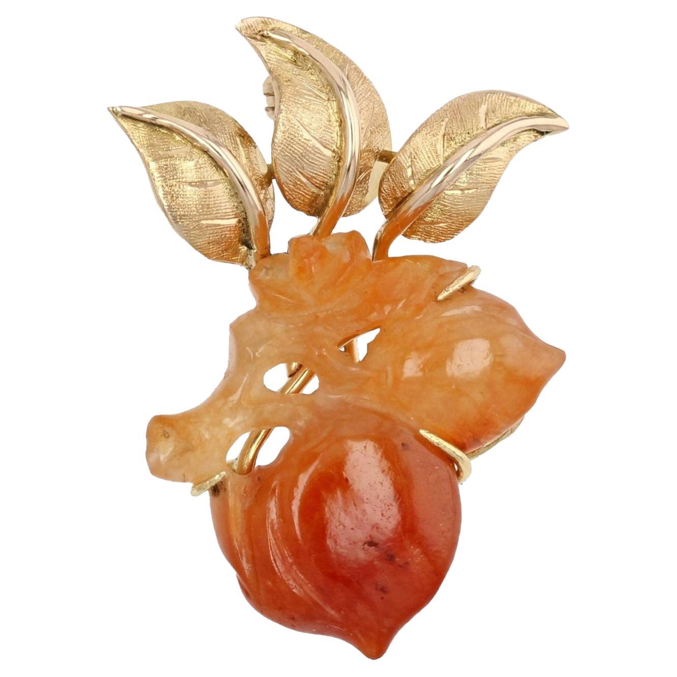 Broche de oro amarillo de 18 quilates de jade naranja de los años 60