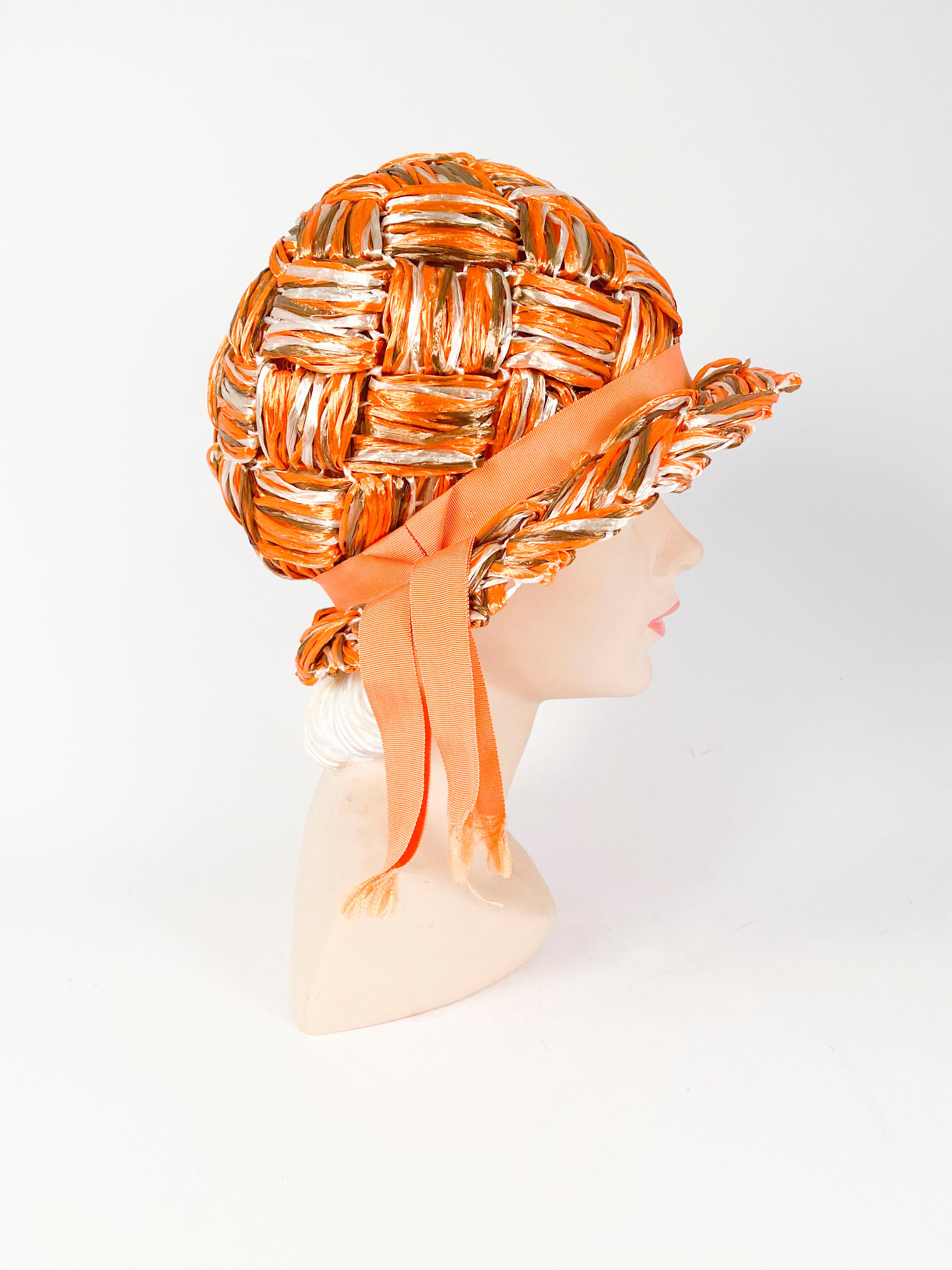 Beige Cloche in rafia arancione del 1960 in vendita