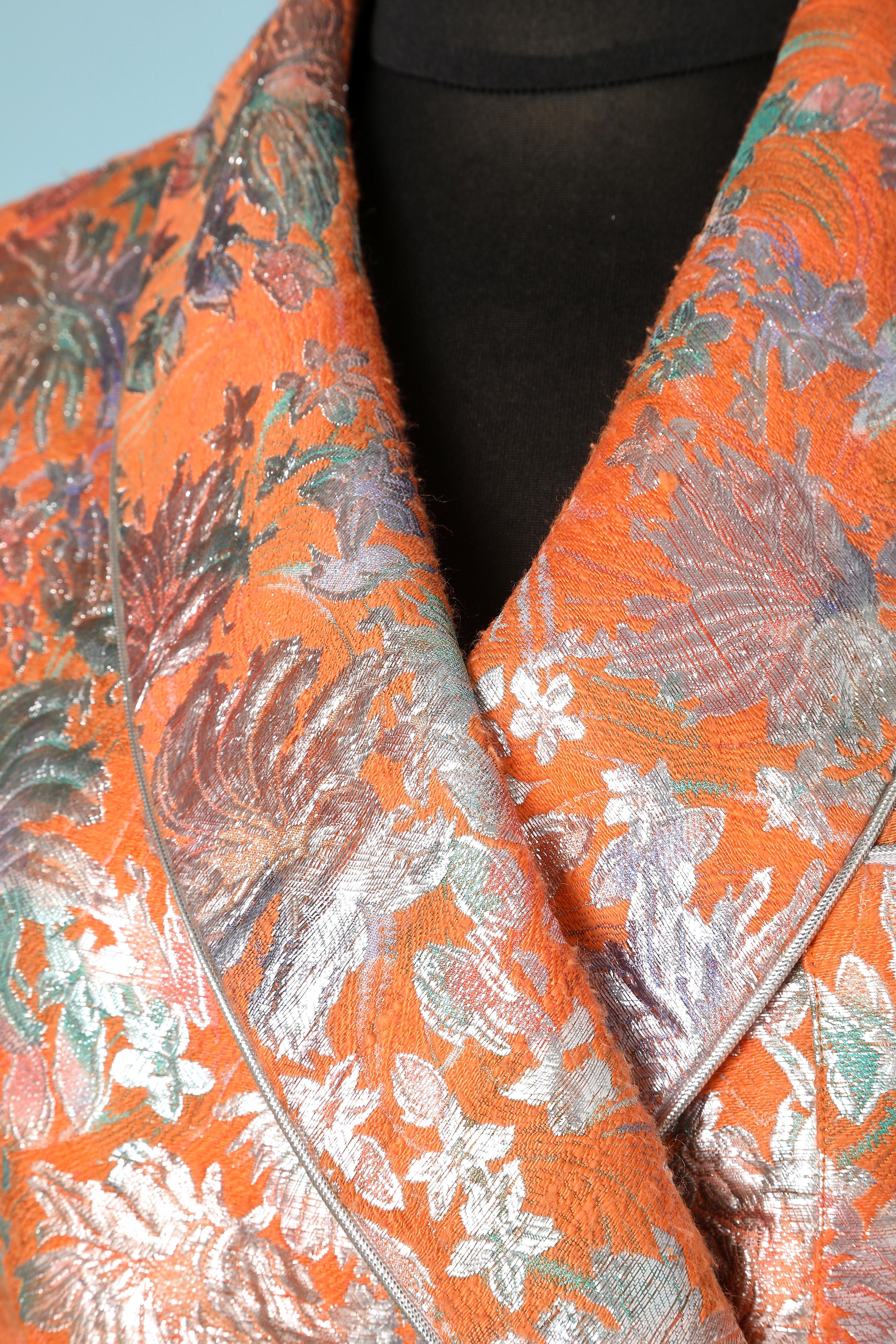 1960's orange wool and lurex jacquard Robe with belt.
SIZE S/M