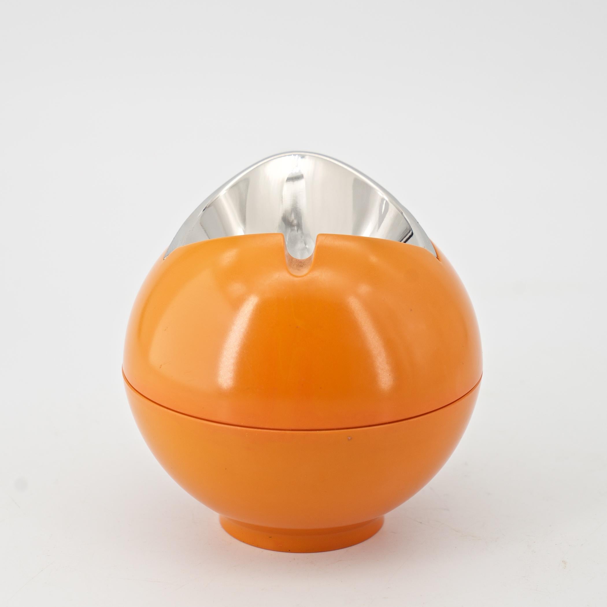 Mid-Century Modern 1960s Orb Ashtray Mod Psychedelic Orange Mid-Century Plastic + Steel Sculpture For Sale
