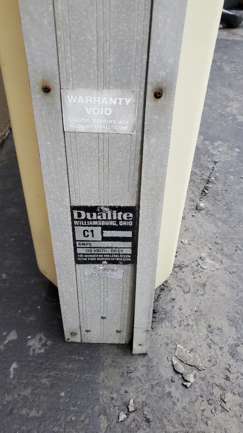 Logo original des années 1960, double face, lumineux, Ace Hardware pour l'extérieur. en vente 5