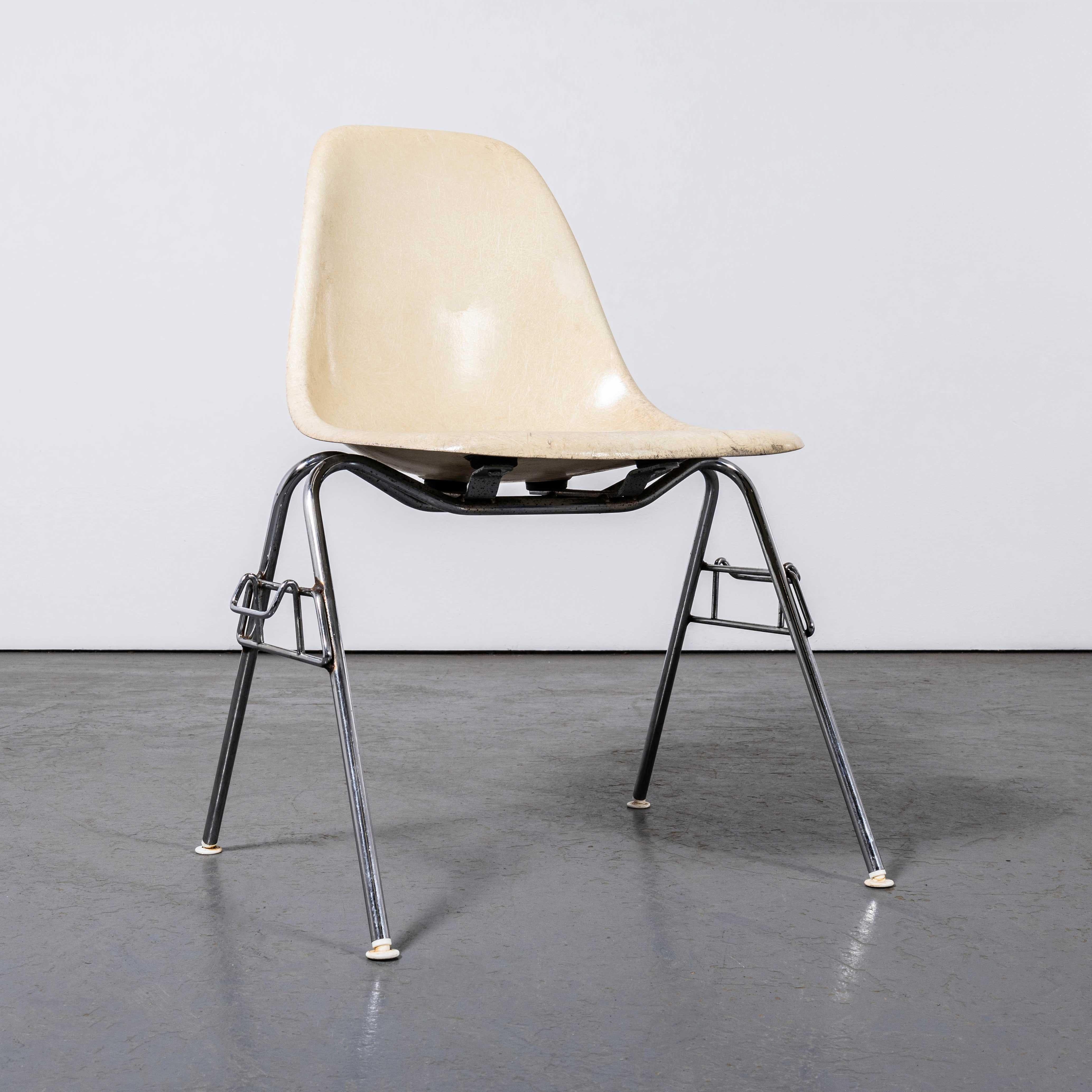 1960's Eames DSS Stacking Off White Fibreglass Chair - Large Quantity Available For Sale 6