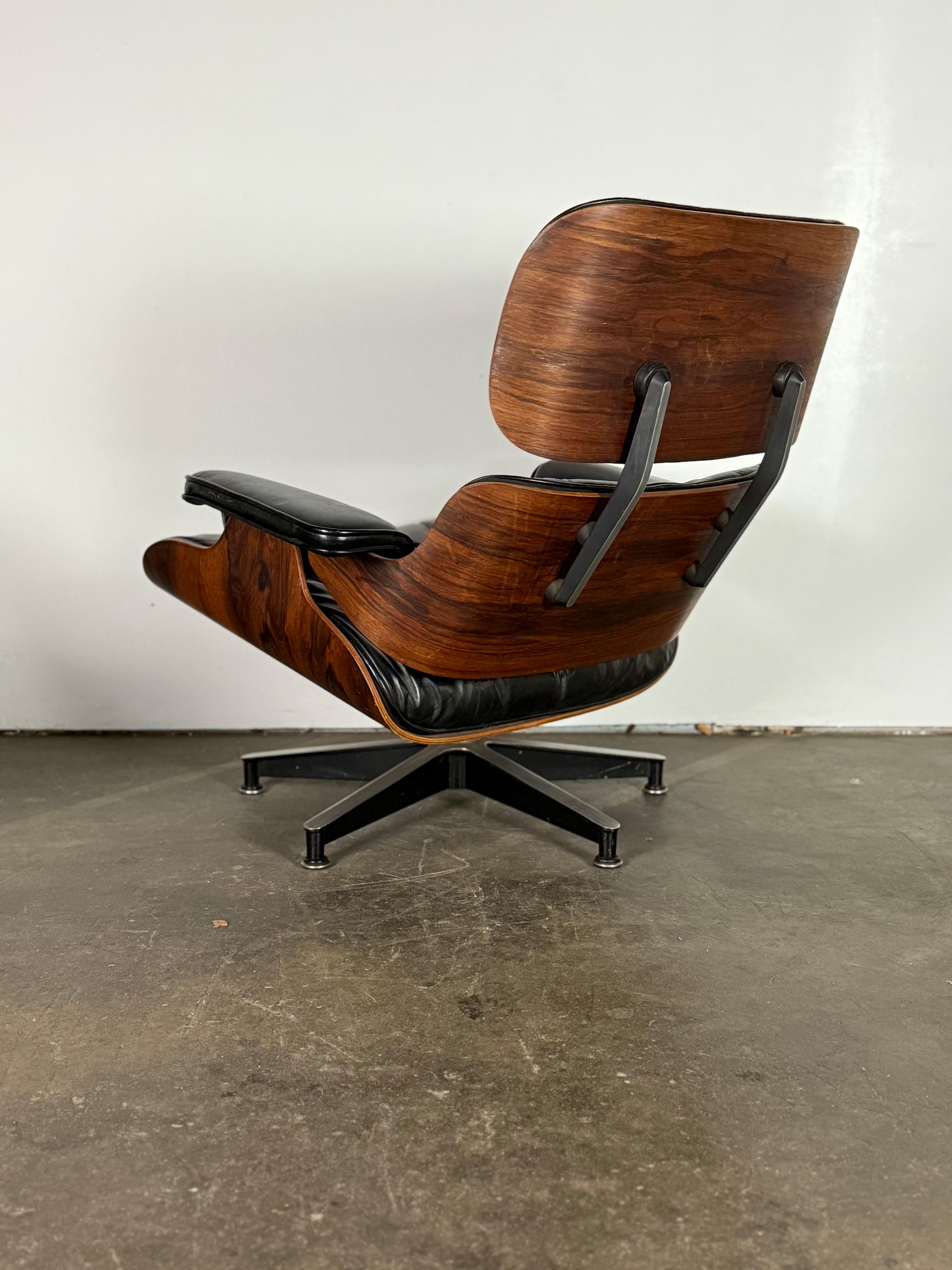 1960er Jahre Original früher Herman Miller Eames Lounge Chair und Ottoman im Zustand „Relativ gut“ im Angebot in Brooklyn, NY