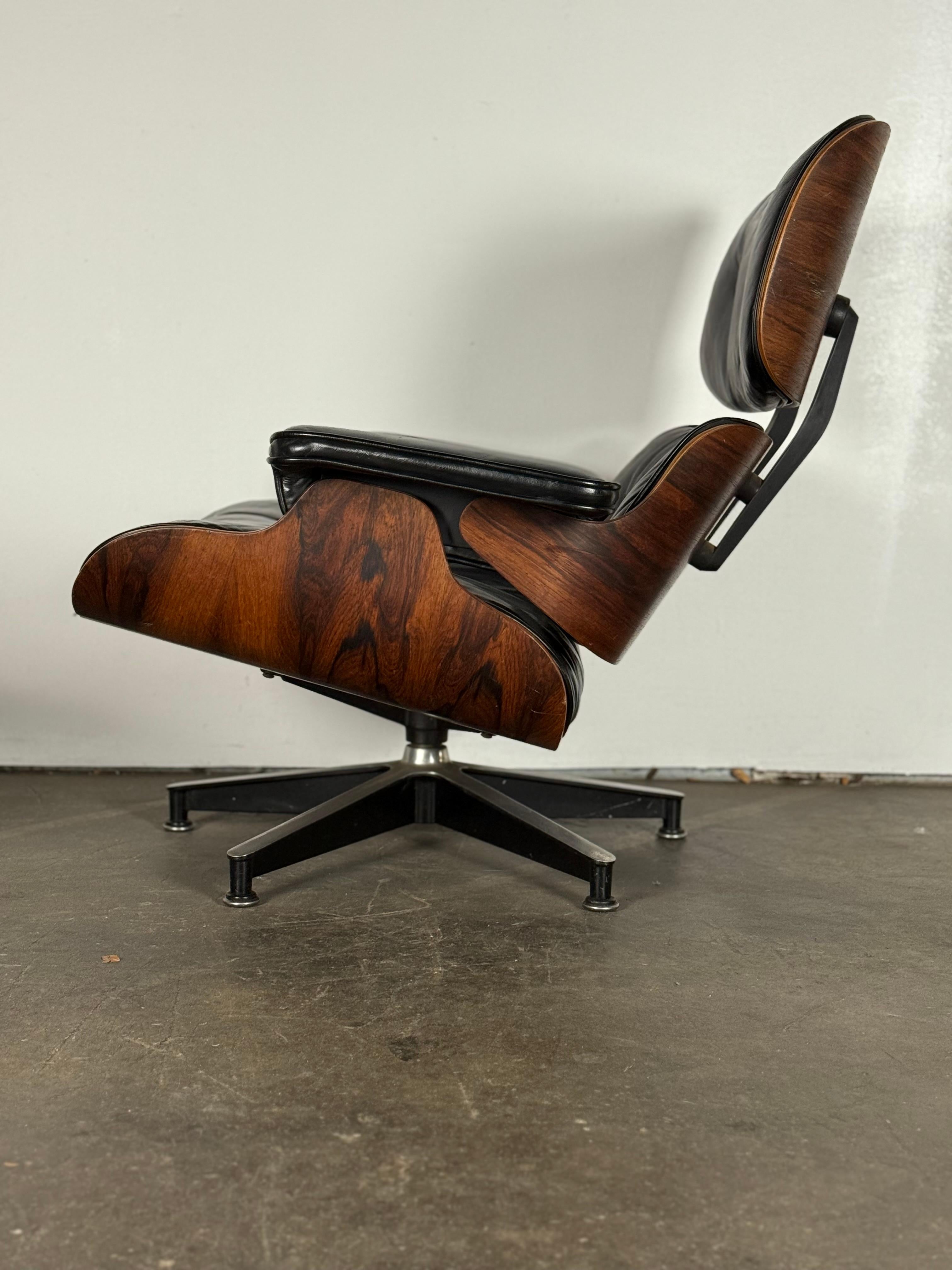1960er Jahre Original früher Herman Miller Eames Lounge Chair und Ottoman im Angebot 1