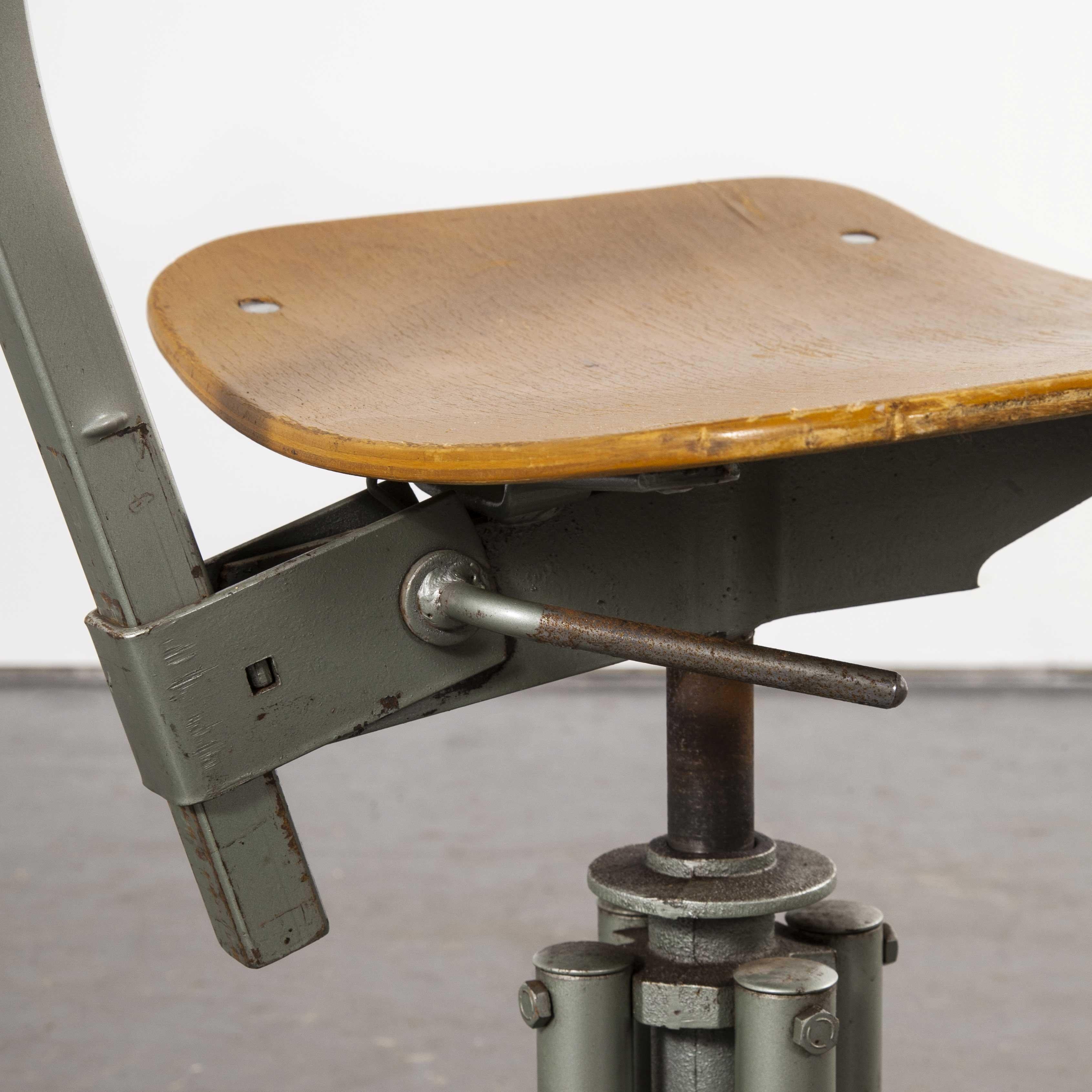 1960s Original French Bienaise Swiveling Atelier, Desk Chair 5