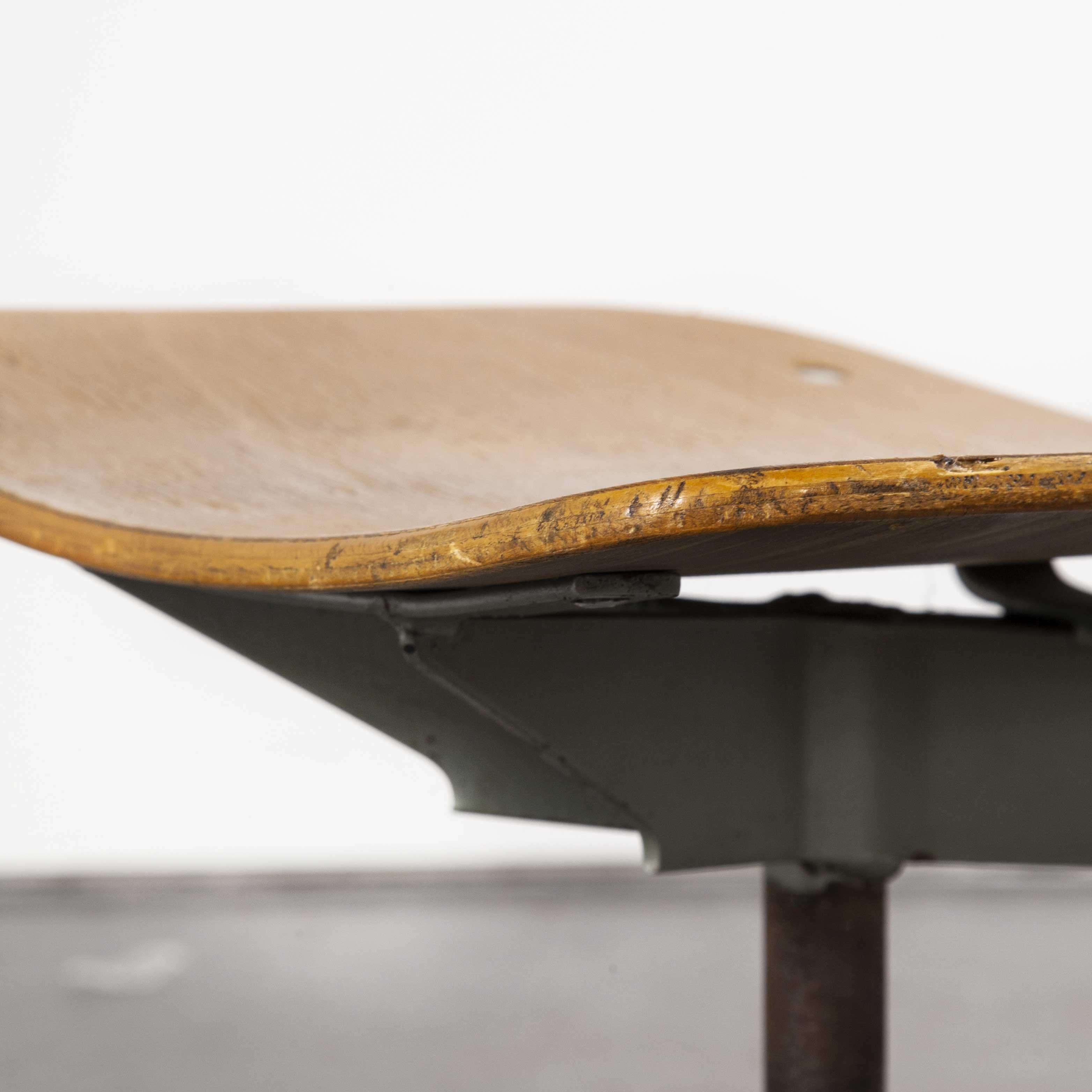 Metal 1960s Original French Bienaise Swiveling Atelier, Desk Chair