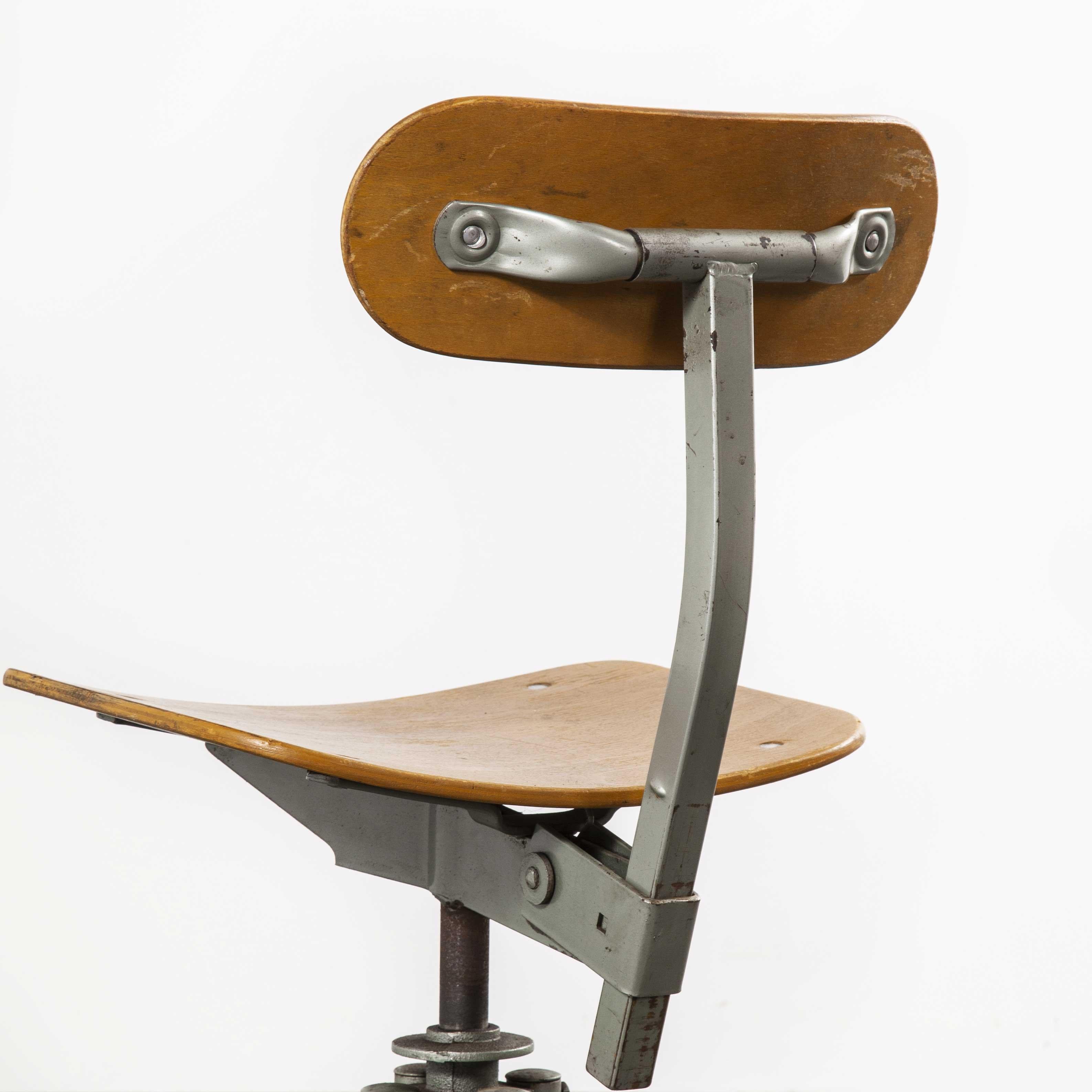 1960s Original French Bienaise Swiveling Atelier, Desk Chair 3