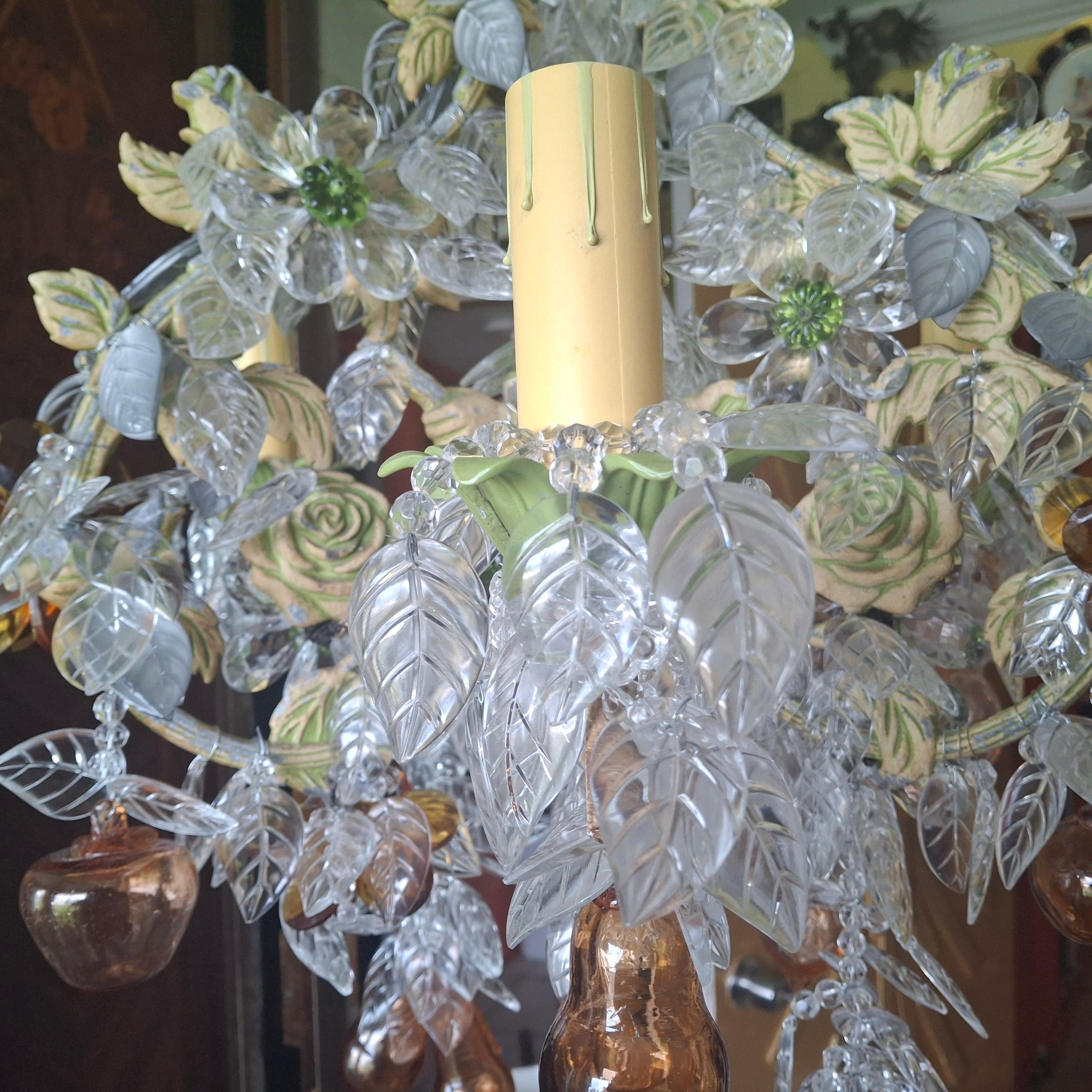 Lustre Régence française des années 1960 avec plus de 500+ pétales de cristal taillés à la main, fleuri avec fruits en vente 5