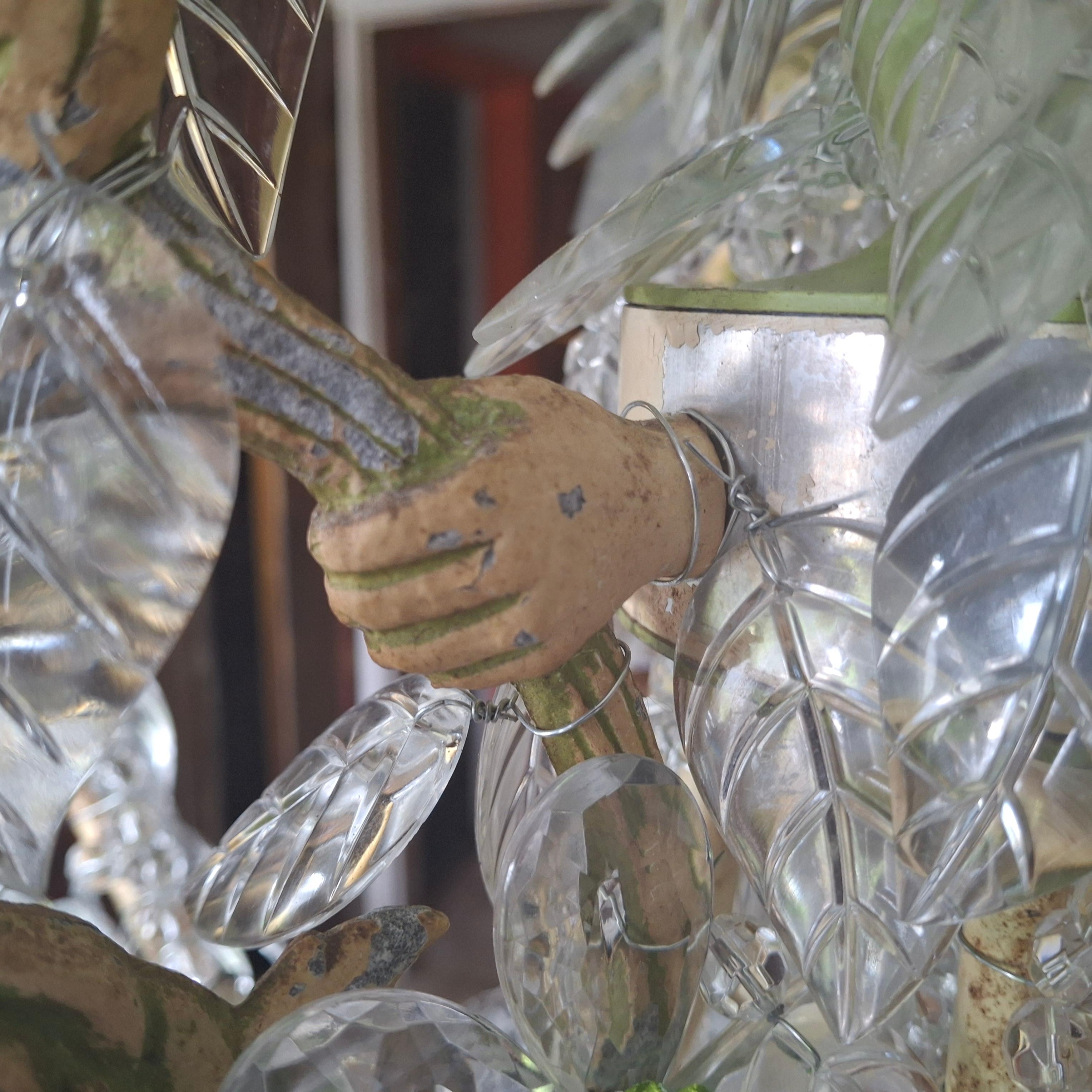 Lustre Régence française des années 1960 avec plus de 500+ pétales de cristal taillés à la main, fleuri avec fruits en vente 7
