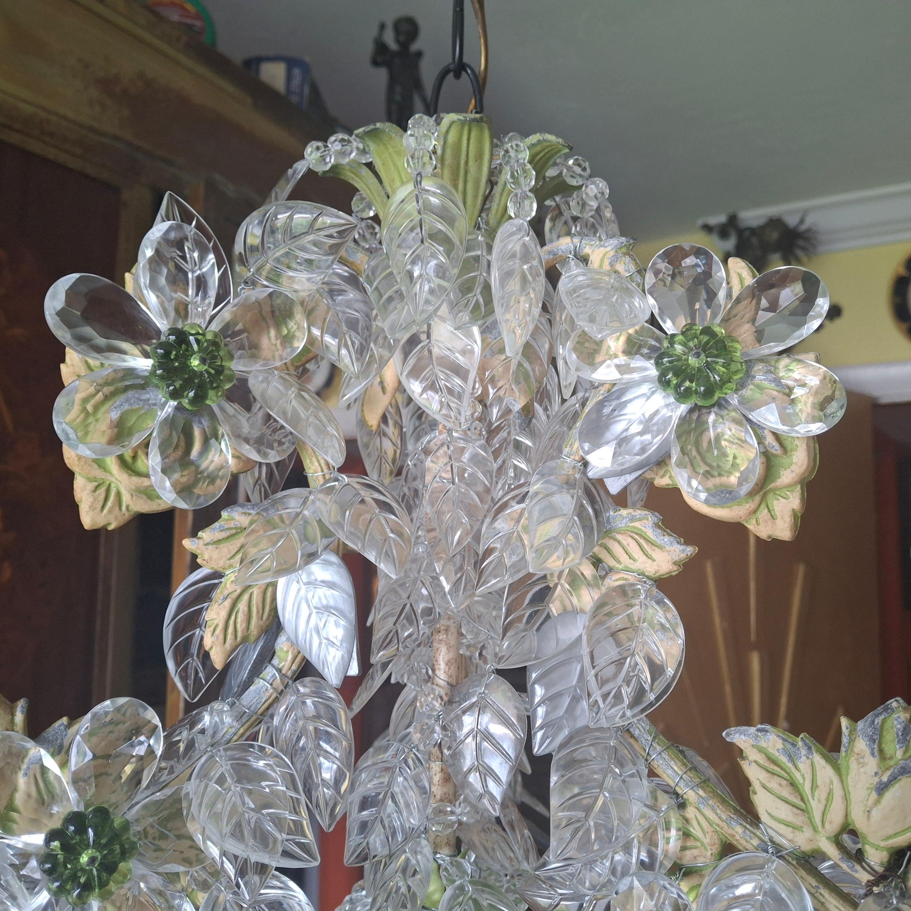 Lustre Régence française des années 1960 avec plus de 500+ pétales de cristal taillés à la main, fleuri avec fruits en vente 12