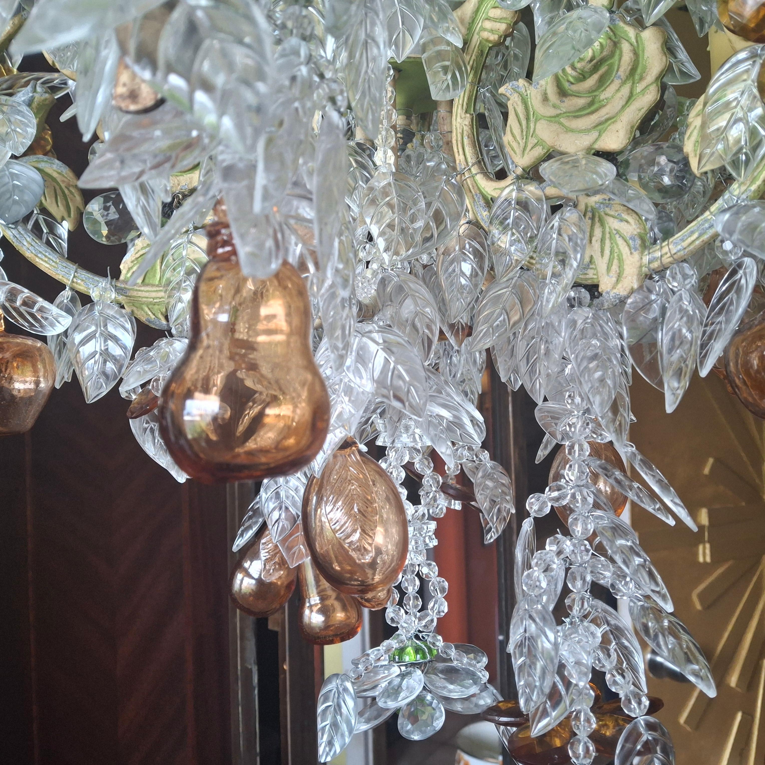 Lustre Régence française des années 1960 avec plus de 500+ pétales de cristal taillés à la main, fleuri avec fruits en vente 13