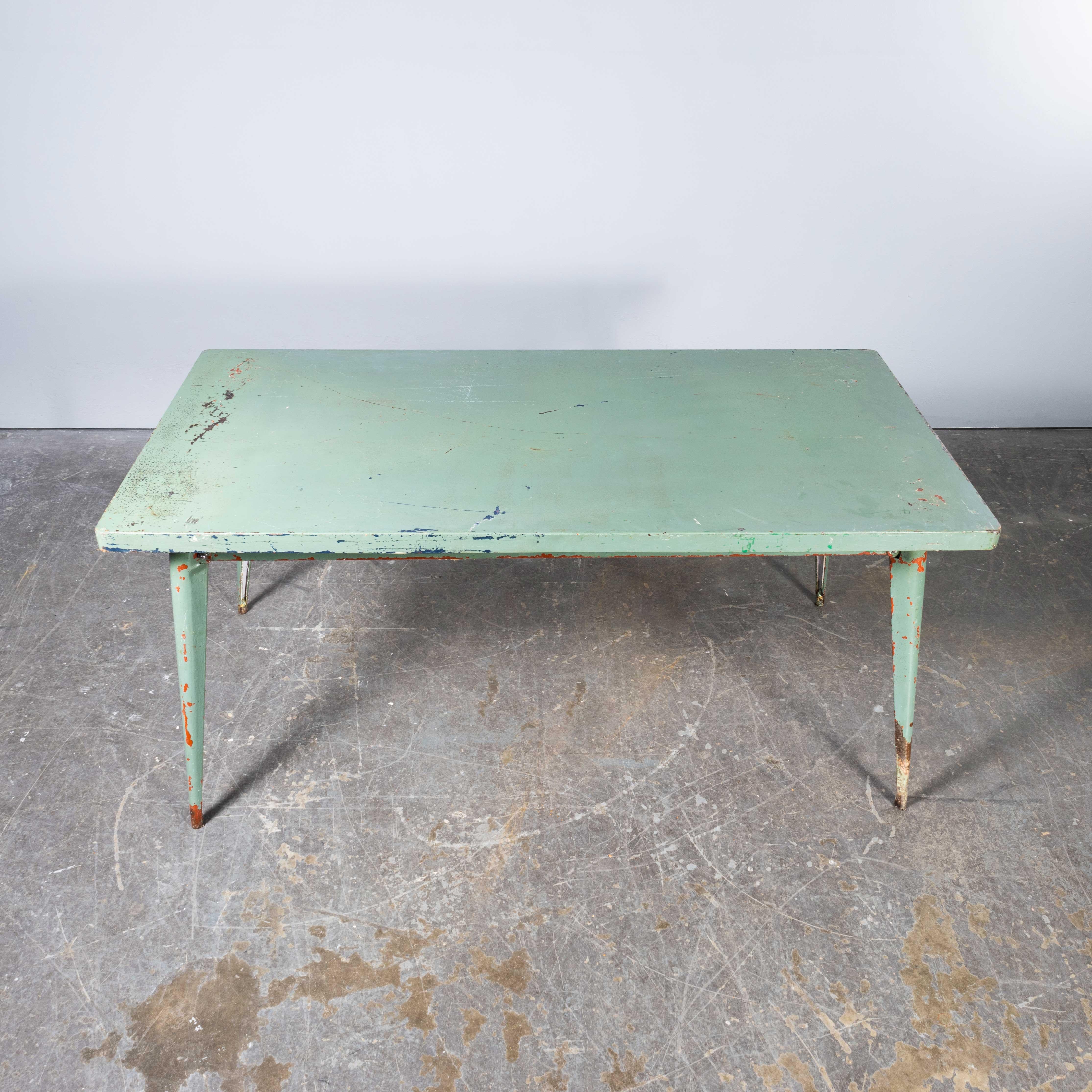 Metà XX secolo Tavolo da pranzo rettangolare originale francese T55 Tolix degli anni '60 - 160cm (Model.  1330) in vendita