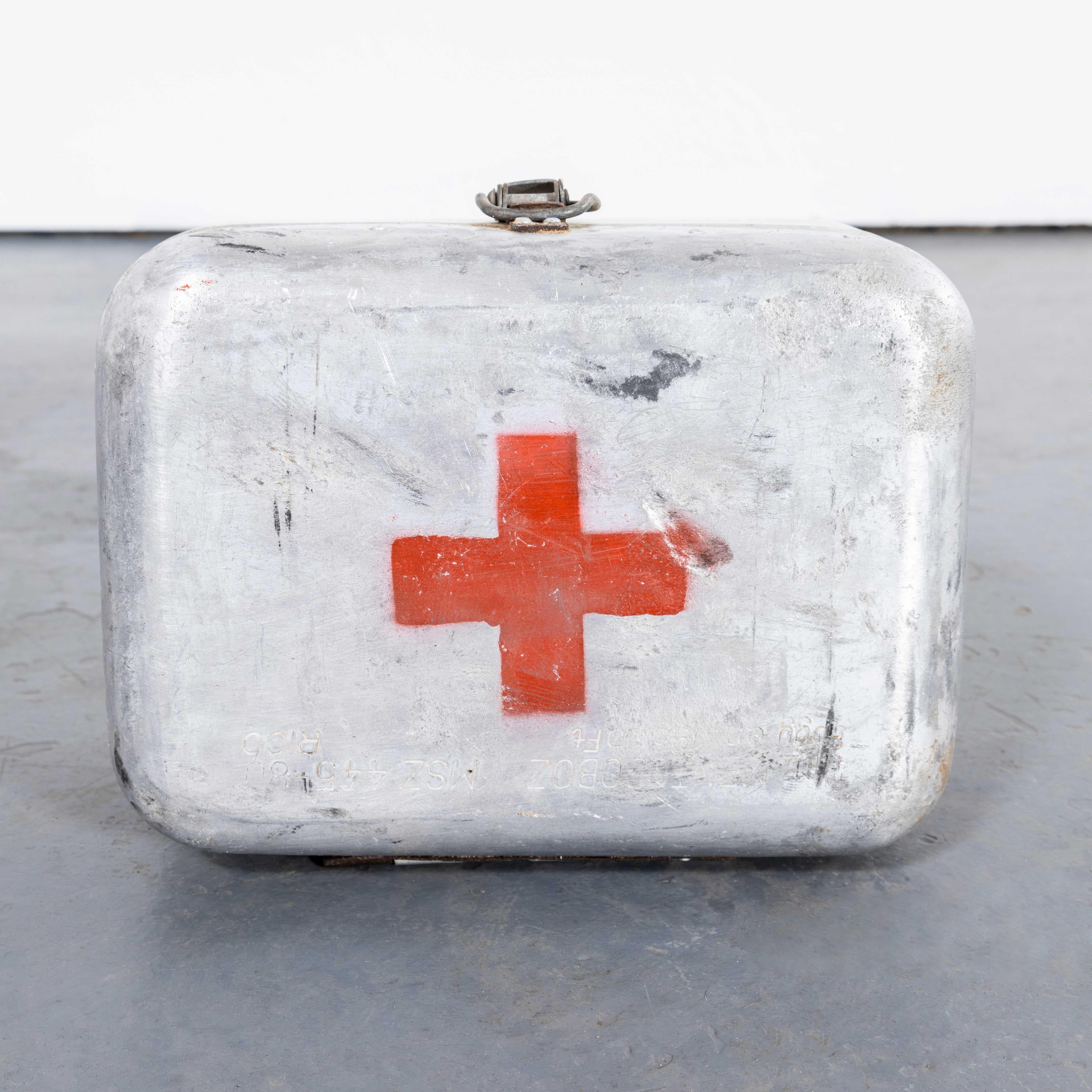 1960's Original Hungarian Army First Aid Boxes - Medium Shape For Sale 2