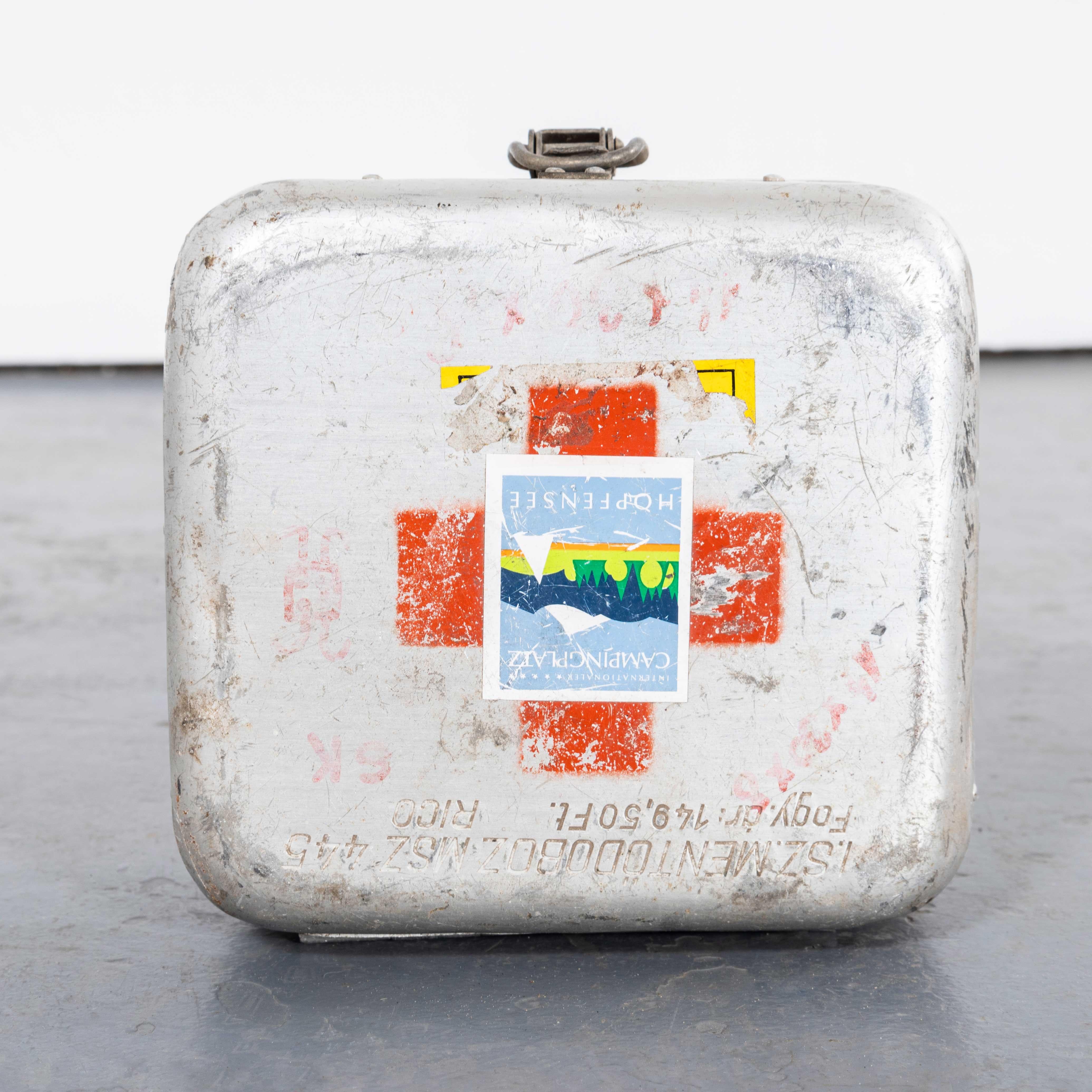 1960's Original Hungarian Army First Aid Boxes - Small Shape For Sale 4