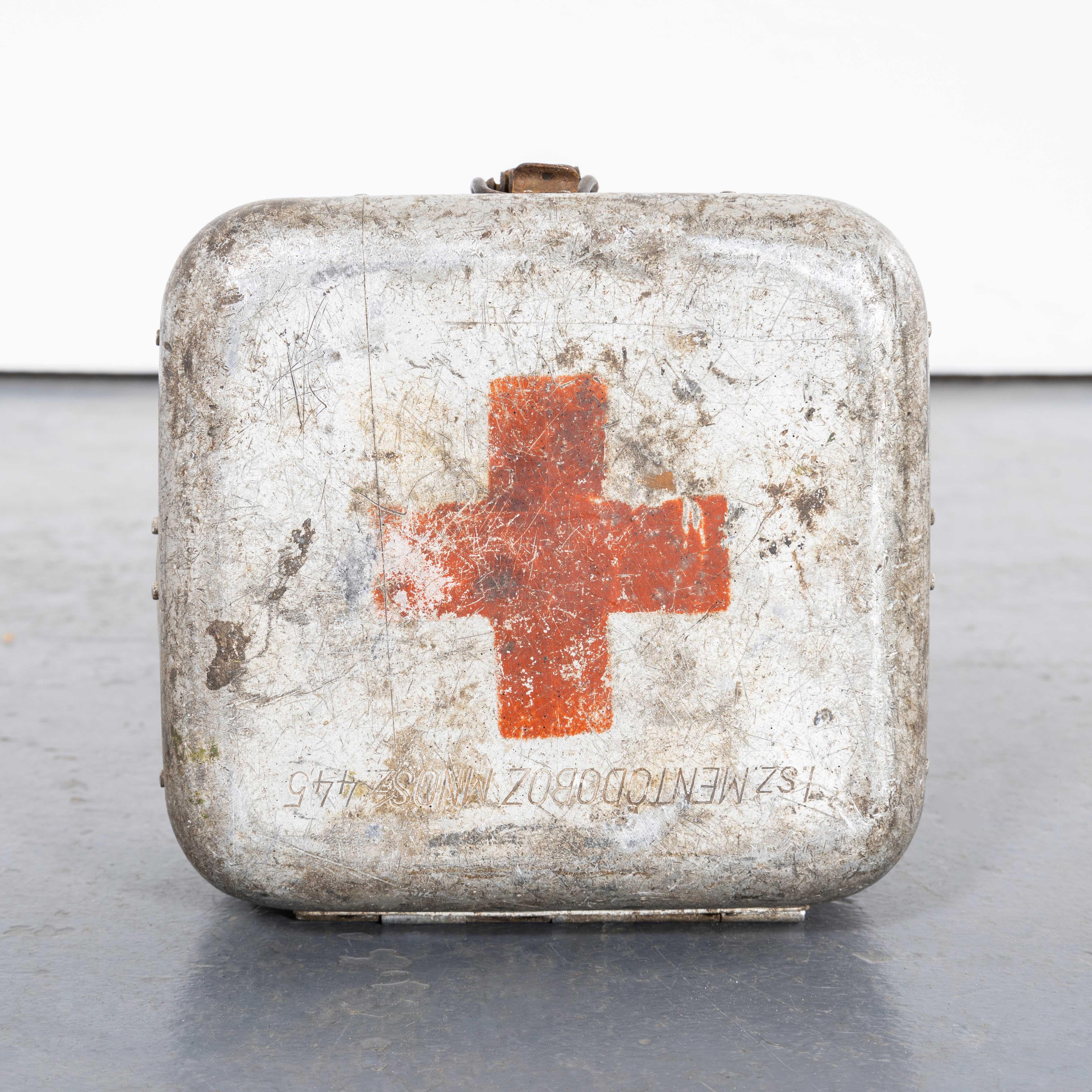 1960's Original Hungarian Army First Aid Boxes - Small Shape For Sale 2