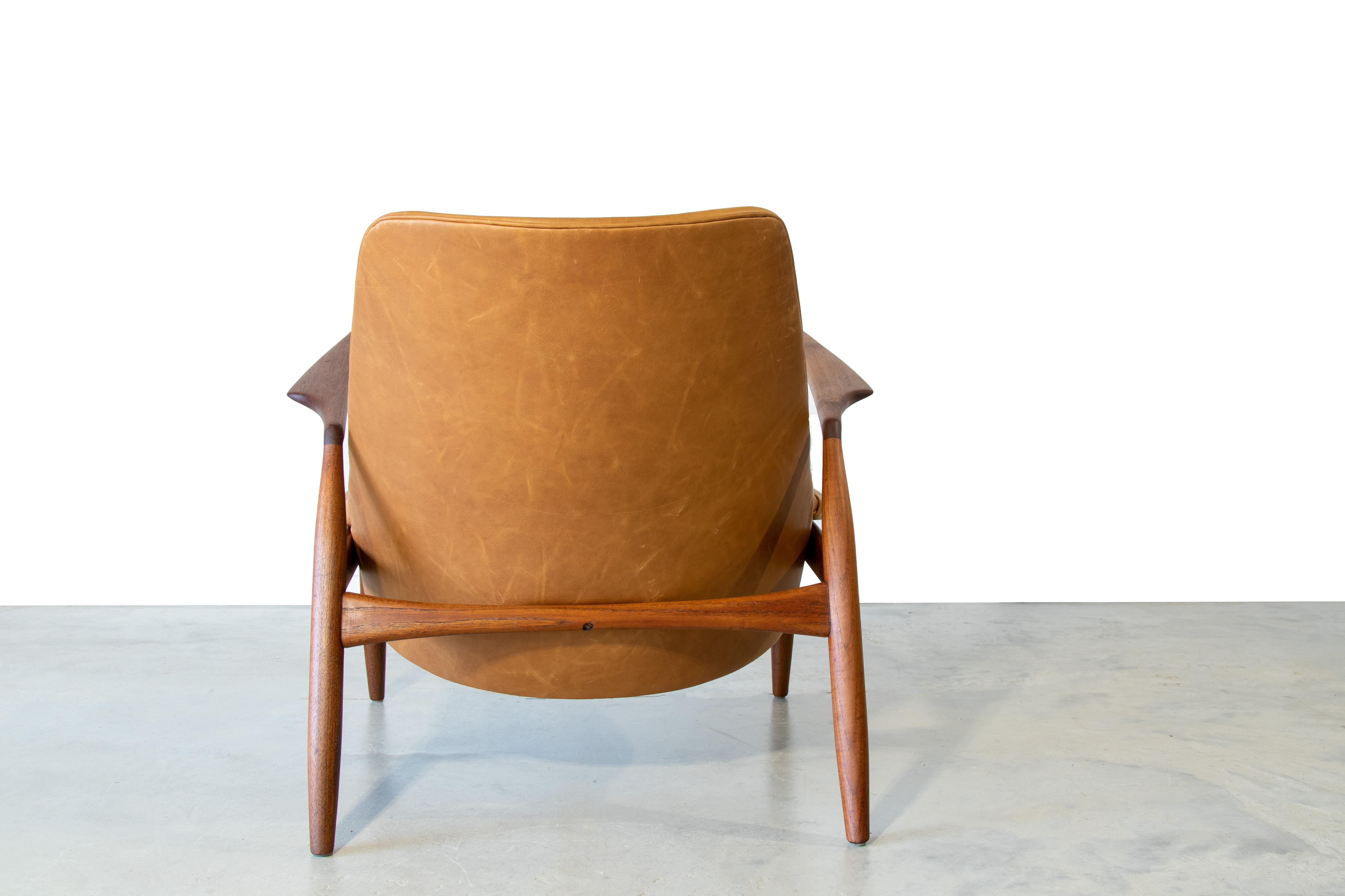 Mid-Century Modern 1960s Original Ib Kofod Larsen Seal Chair in Teak and Cognac Leather